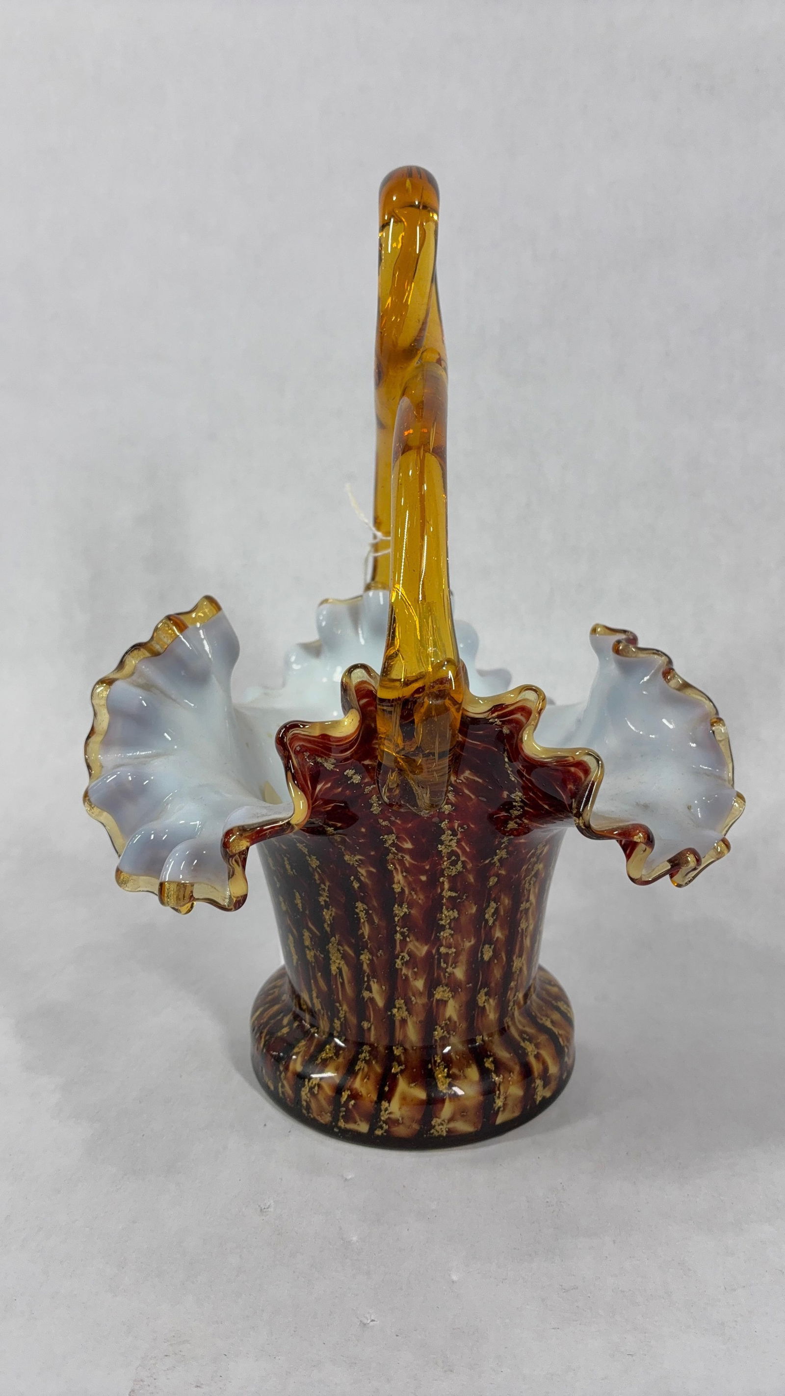 Ruffled Edge Art Glass Basket - 3