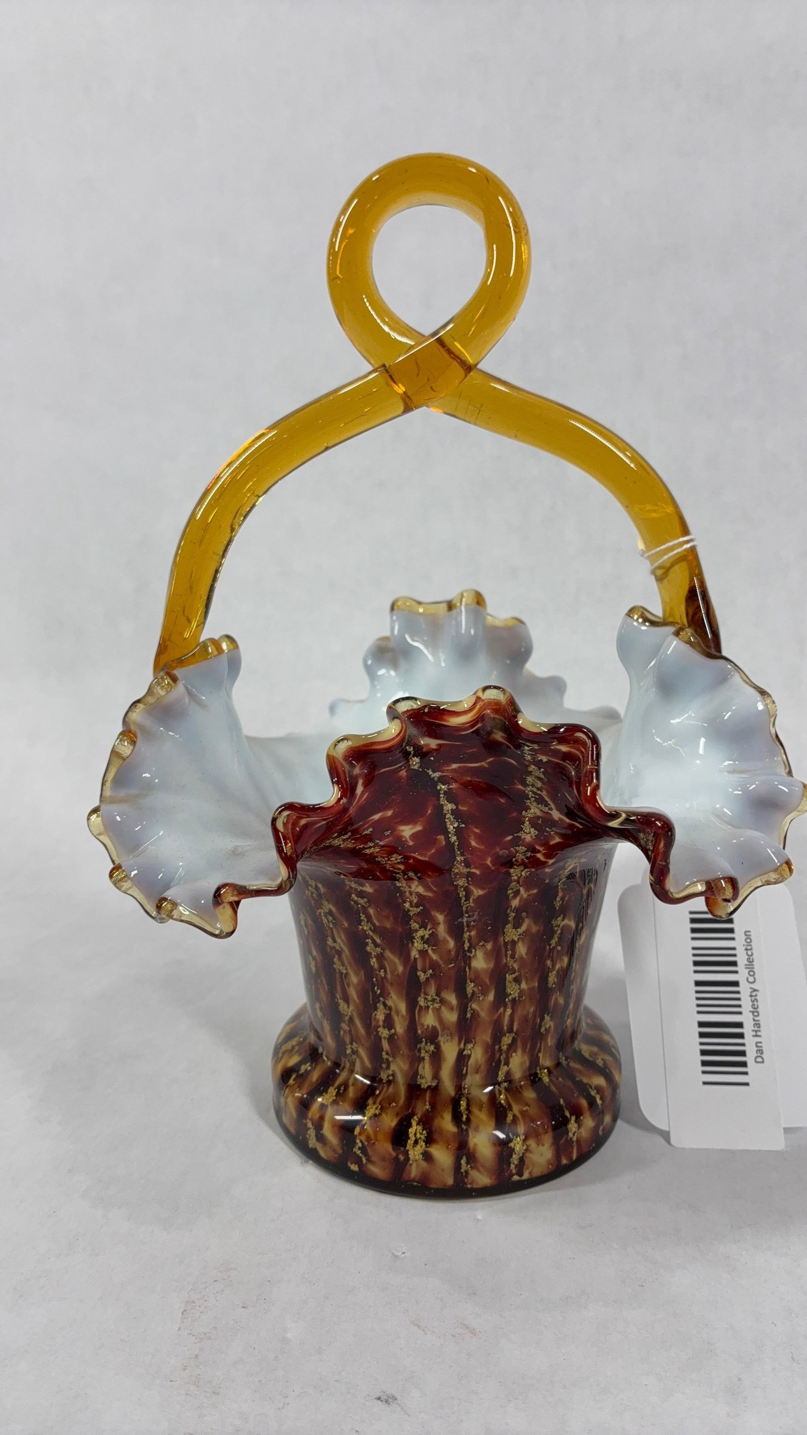 Ruffled Edge Art Glass Basket - 4