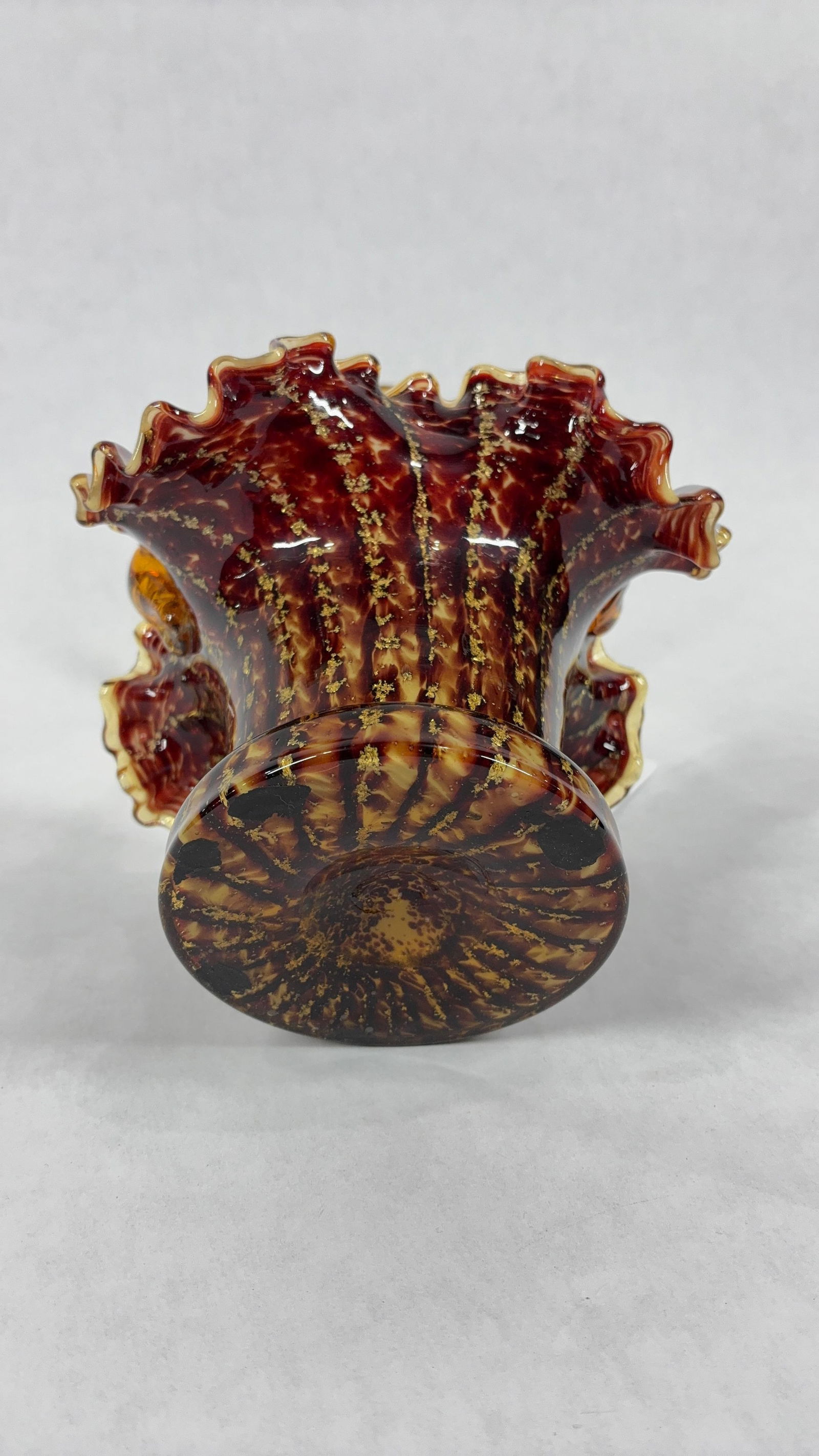 Ruffled Edge Art Glass Basket - 5