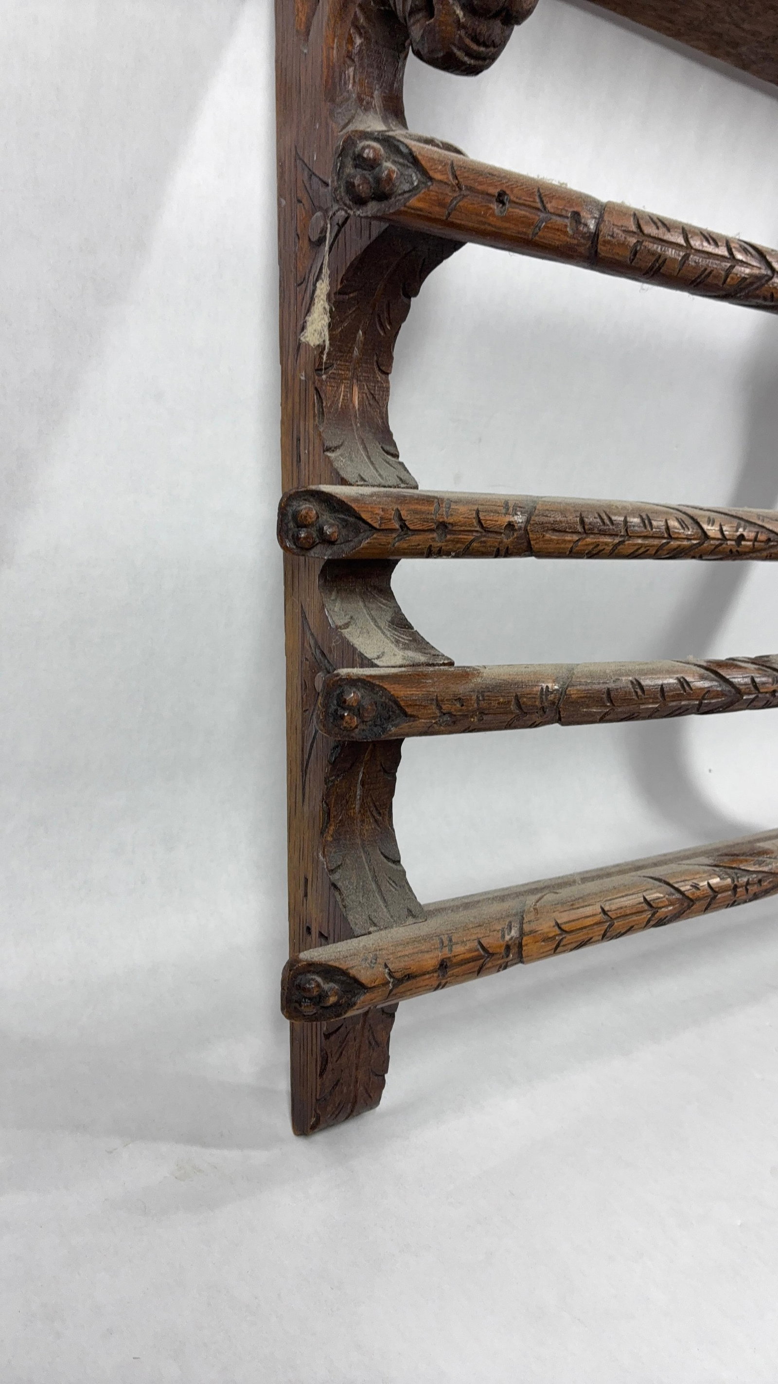 Carved Dragon Head Plate Rack - 6