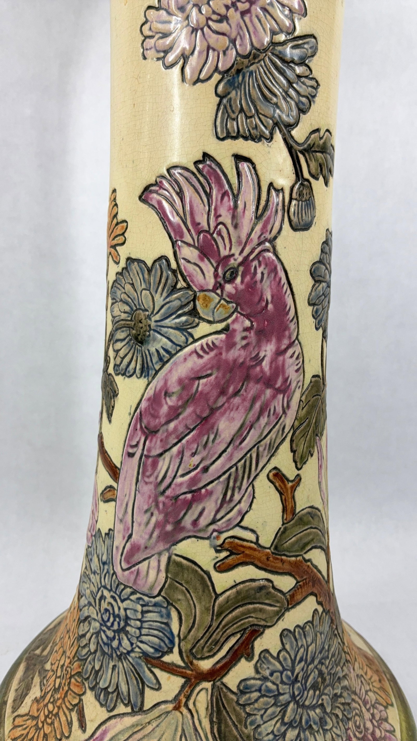 Weller Flemish Parrot Ceramic Pedestal (1 of 14)