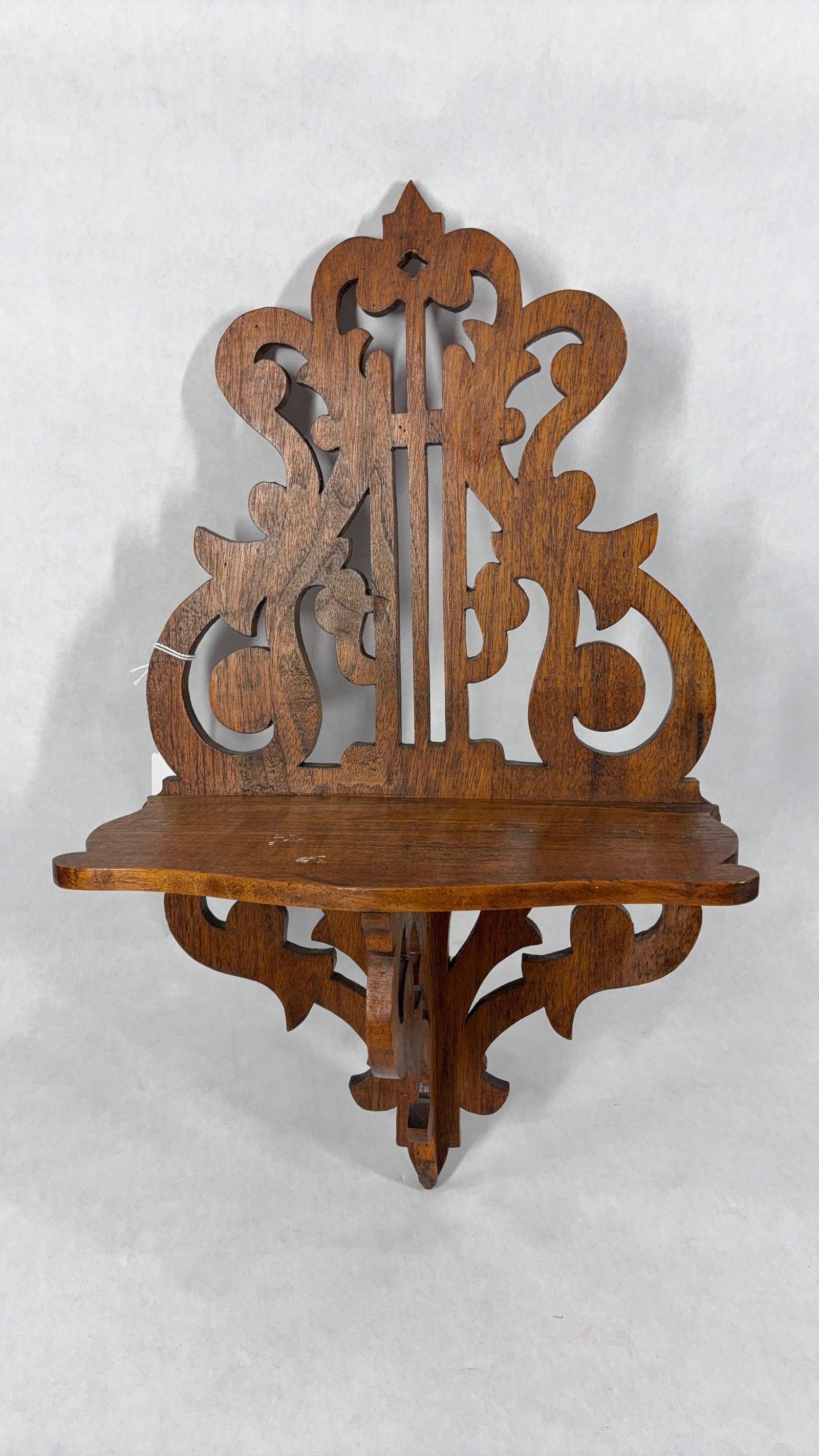 Early American OPenwork Wood Carved Wall Shelf: 18x11, great scroll pattern.