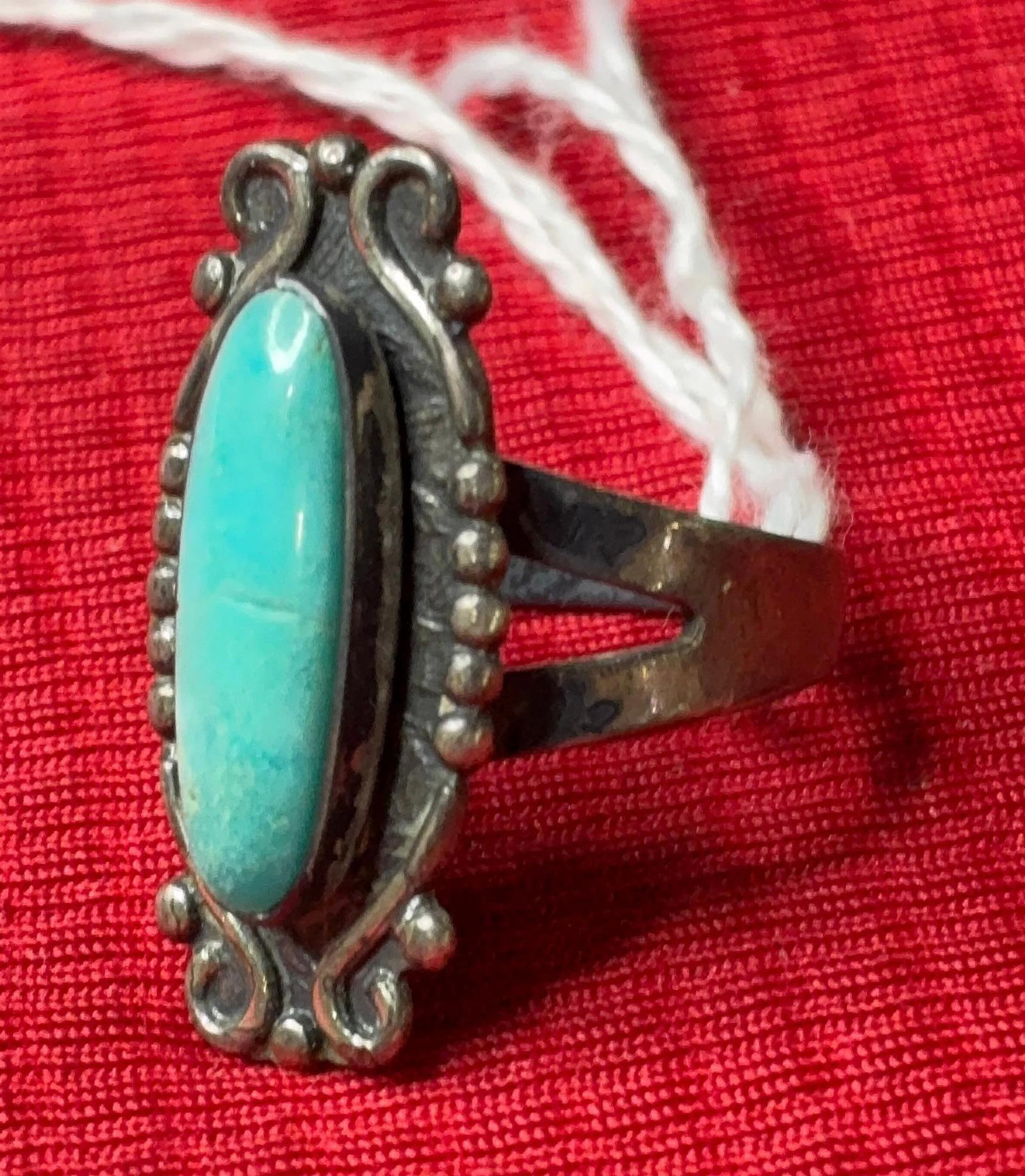 Navajo Turquoise & Sterling Silver Ring: Size 6.5, weighing 4.4 grams