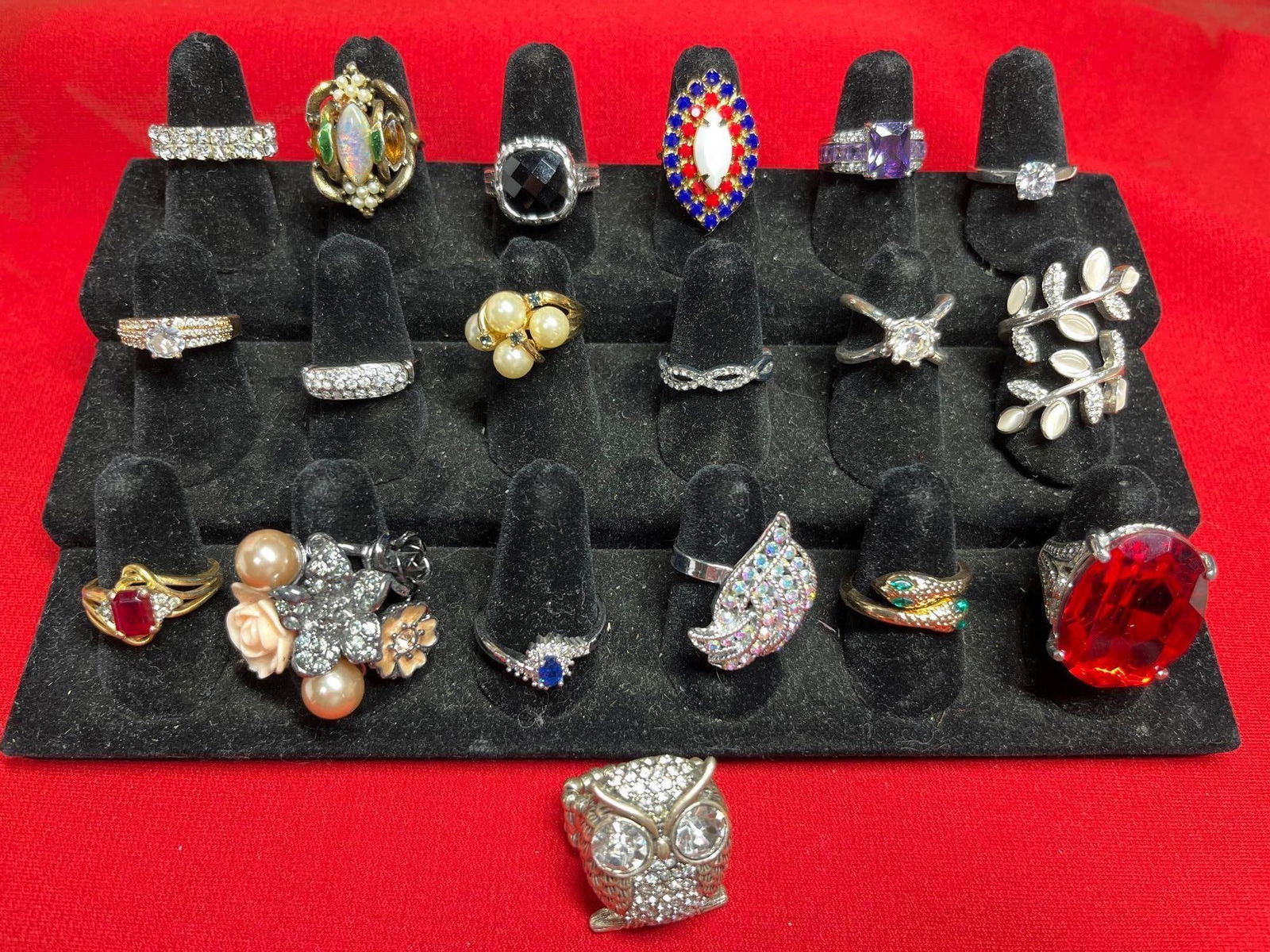 Ladies Fashion Rings (1 of 5)