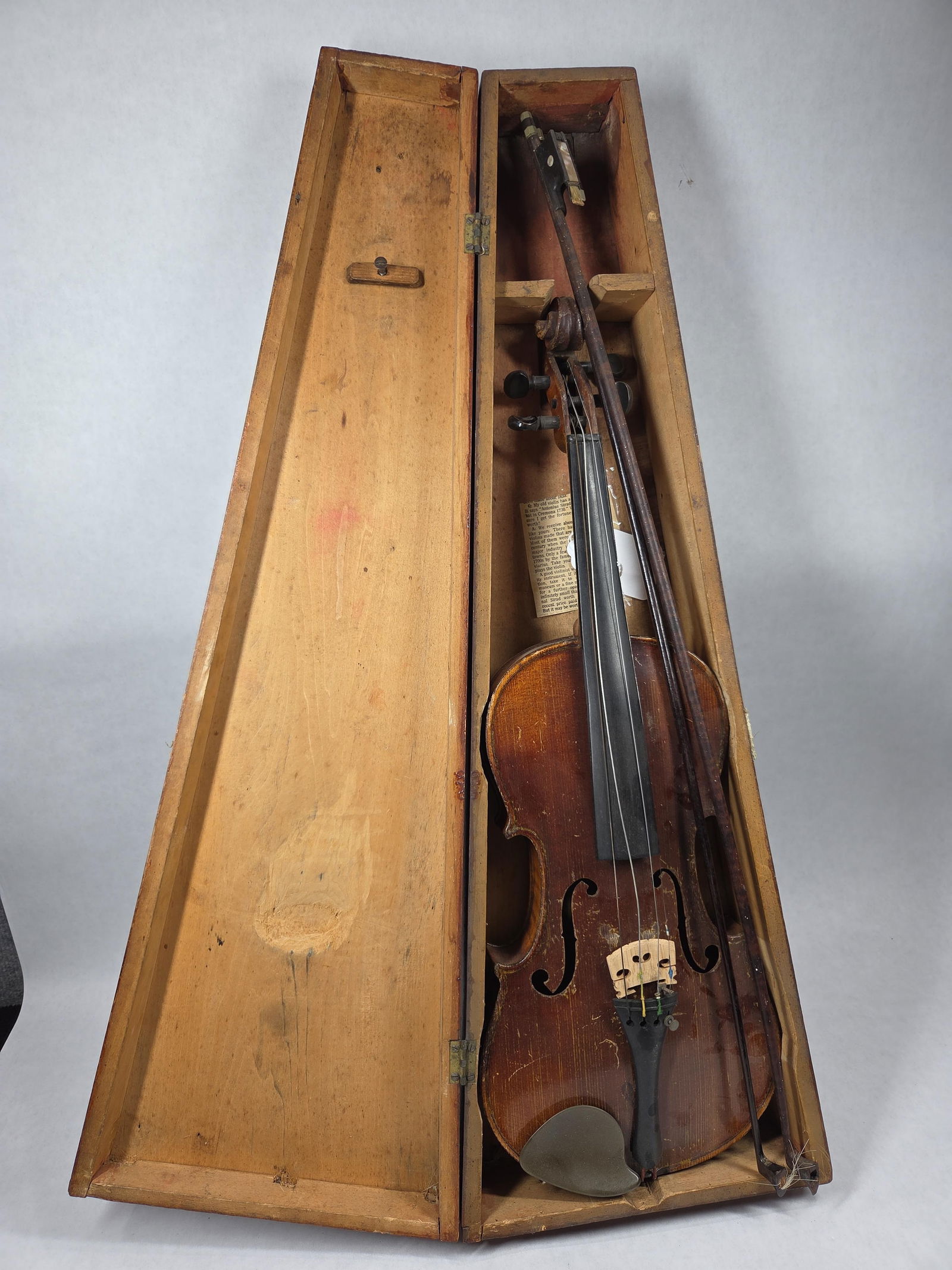 Antonius Stradivarius Cremonensis Faciebat Anno 1741 Violin in Wood Case (1 of 8)