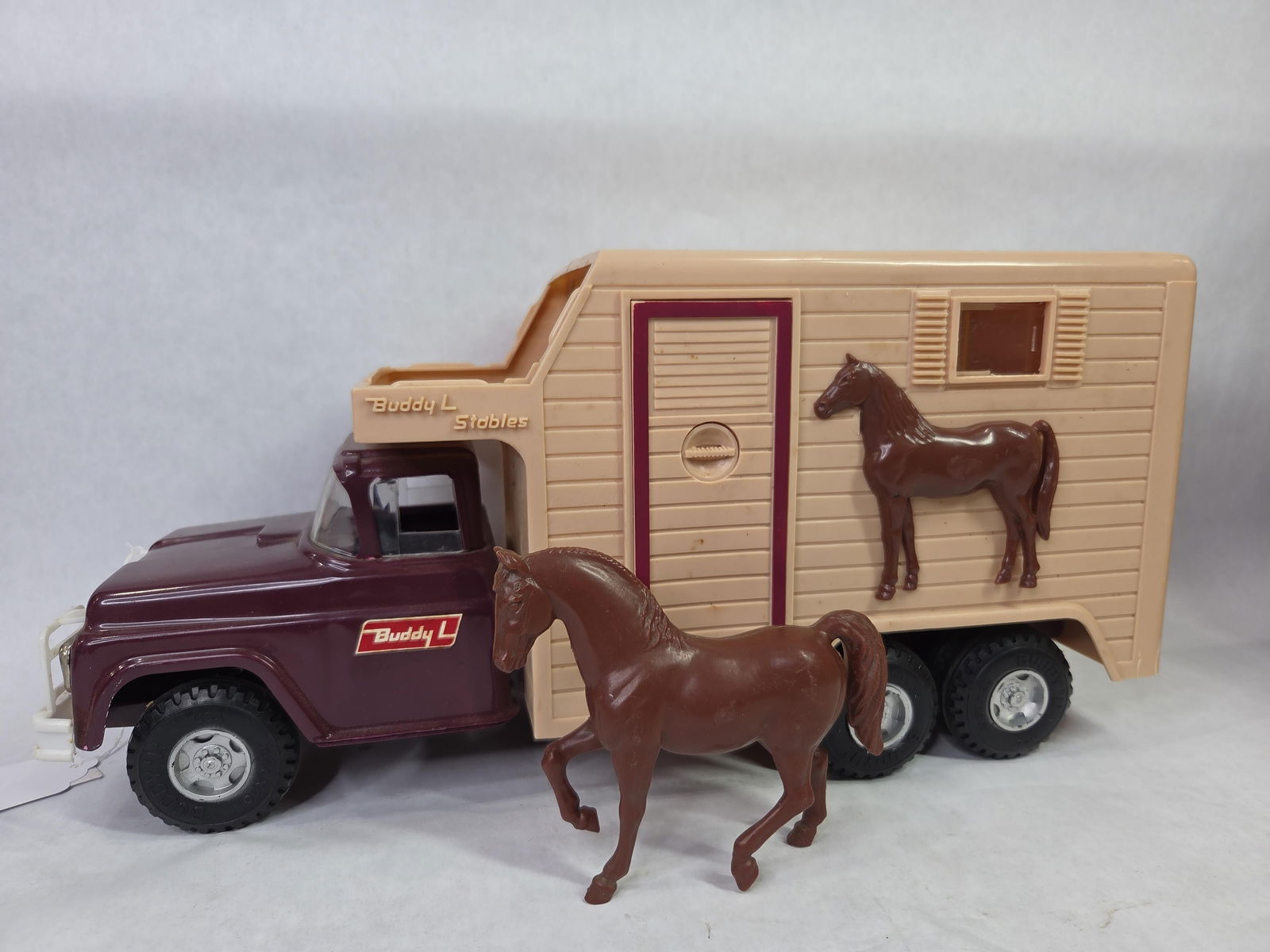 Buddy L Vintage Pressed Steel Stables Truck Horse Hauler w/ Original Box: Good overall condition included is one horse
