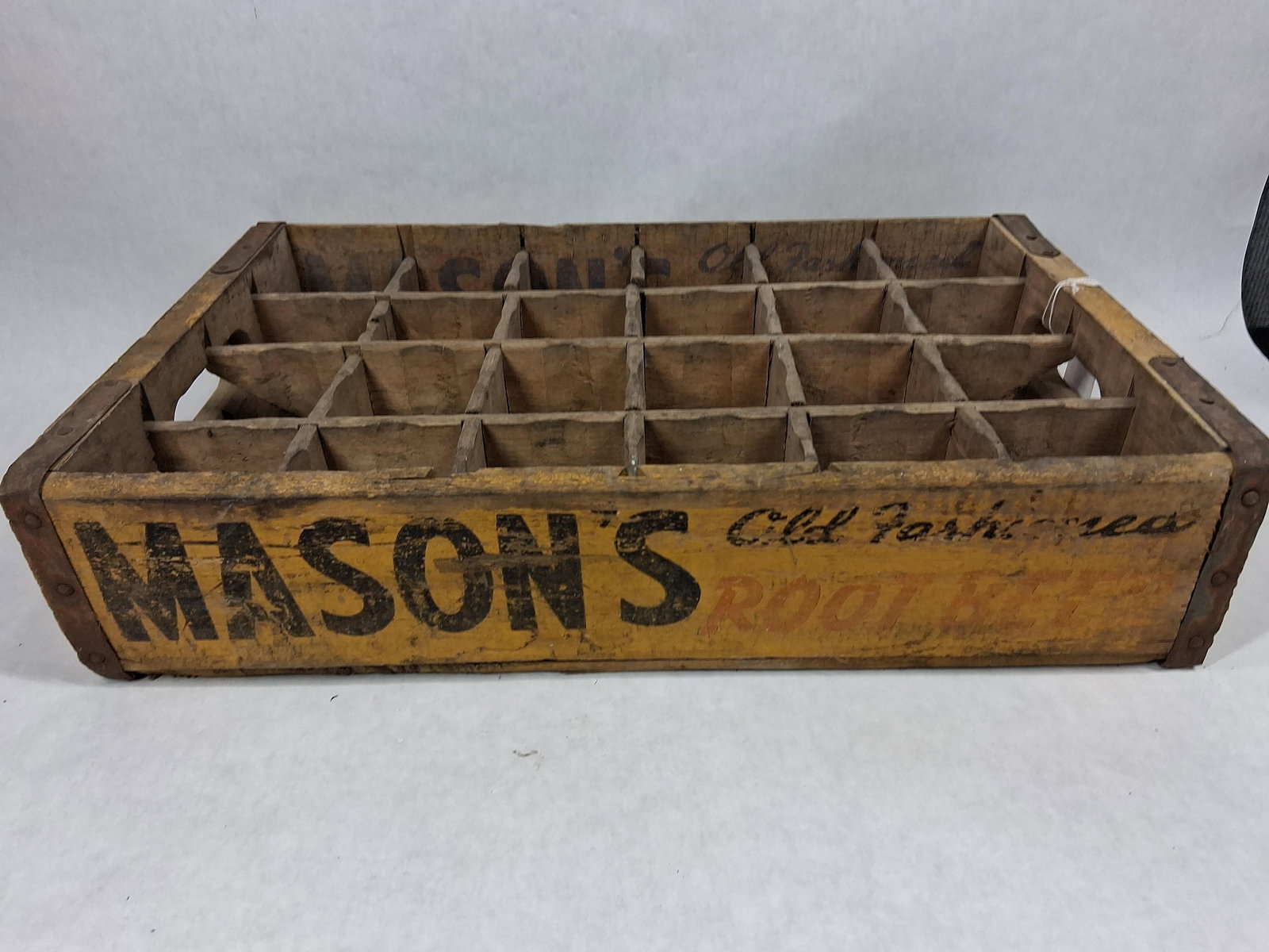 Masons Old Fashioned Root Beer Comparted and Handled Wood Soda Bottle Crate (1 of 8)