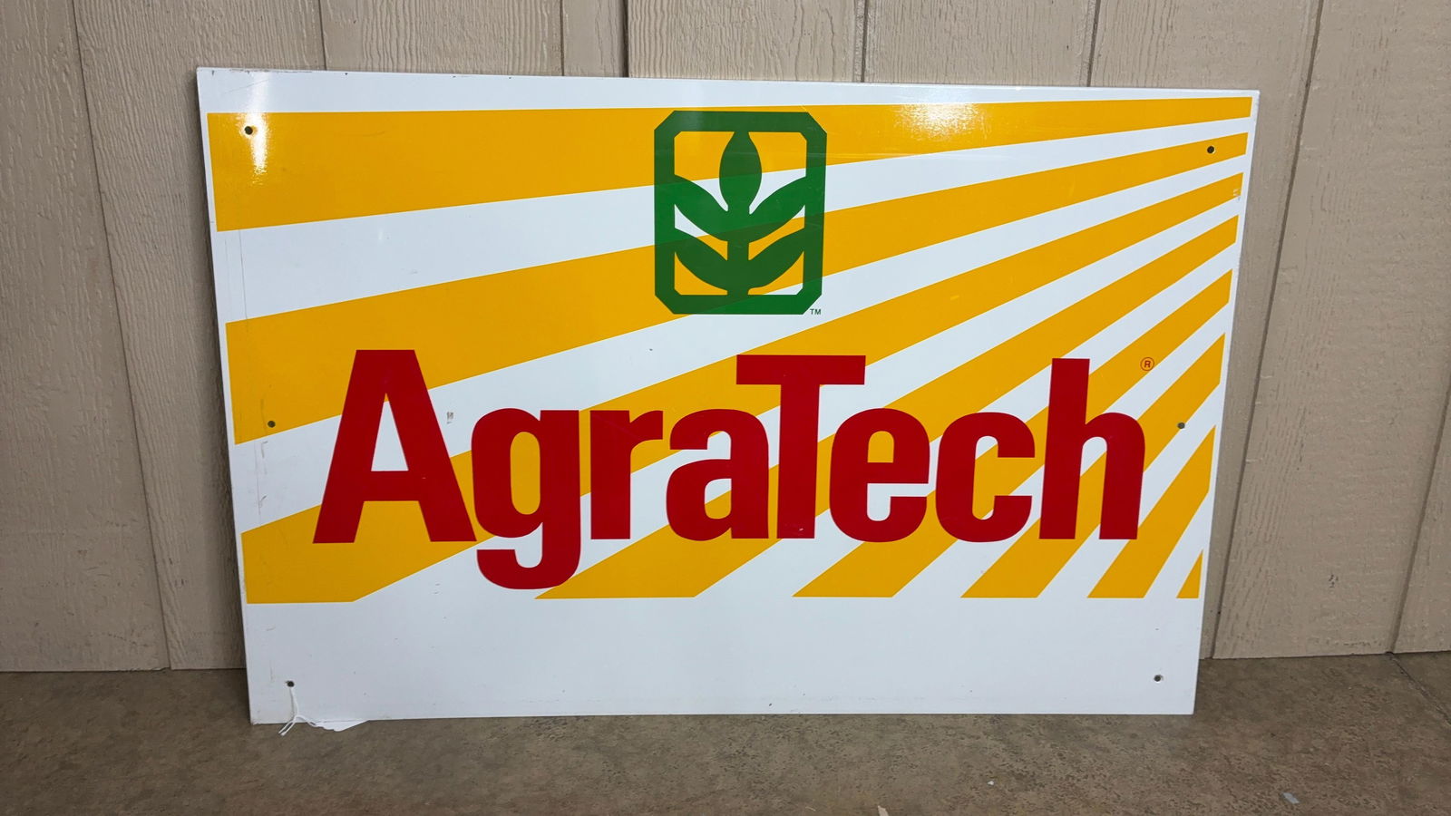 SST AgraTech Growers Flange Sign: Great color and graphics with flange to the top measuring 23.5 x 36