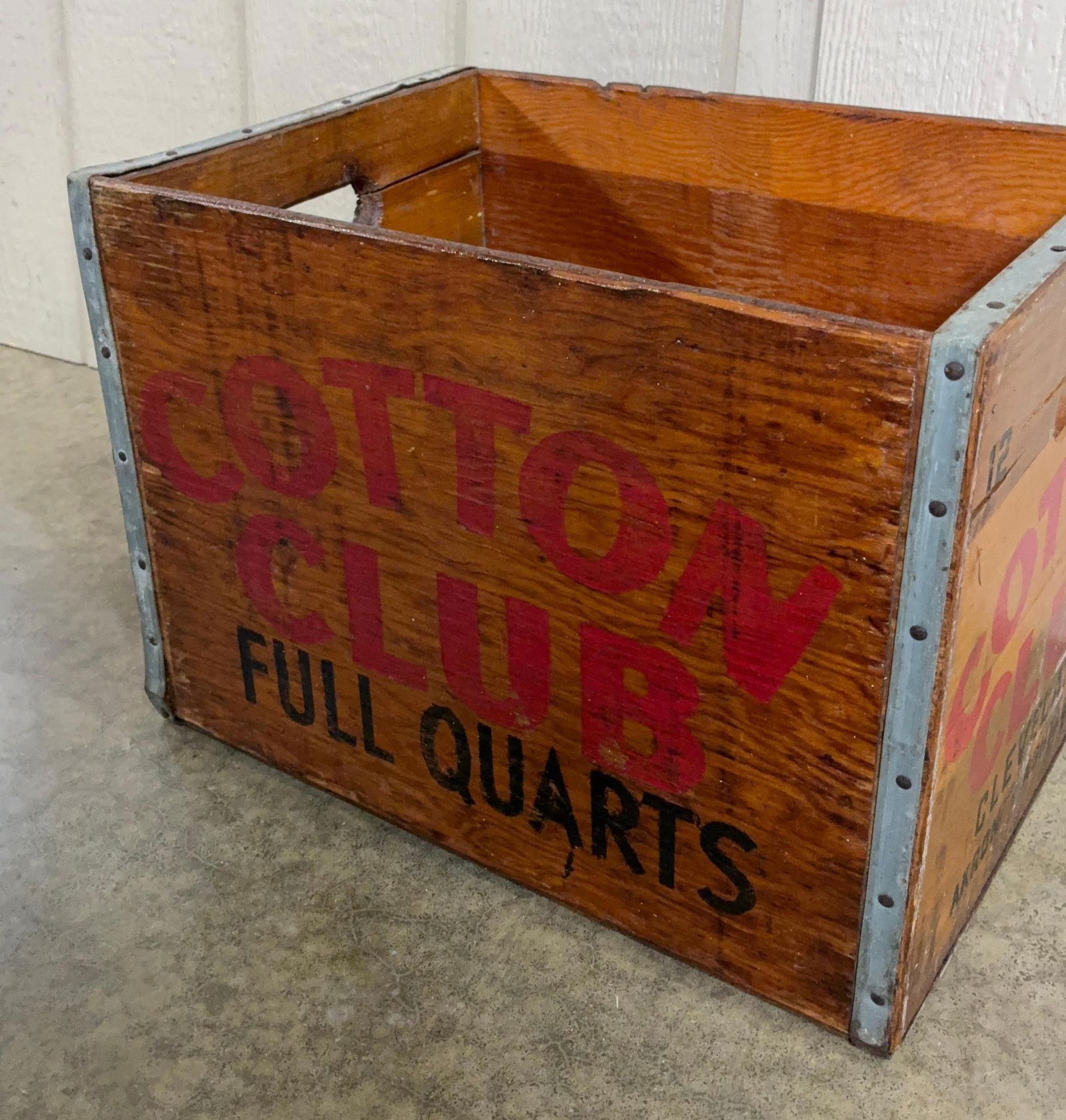 Cotton Club Wood Soda Crate w/ Handles (1 of 6)