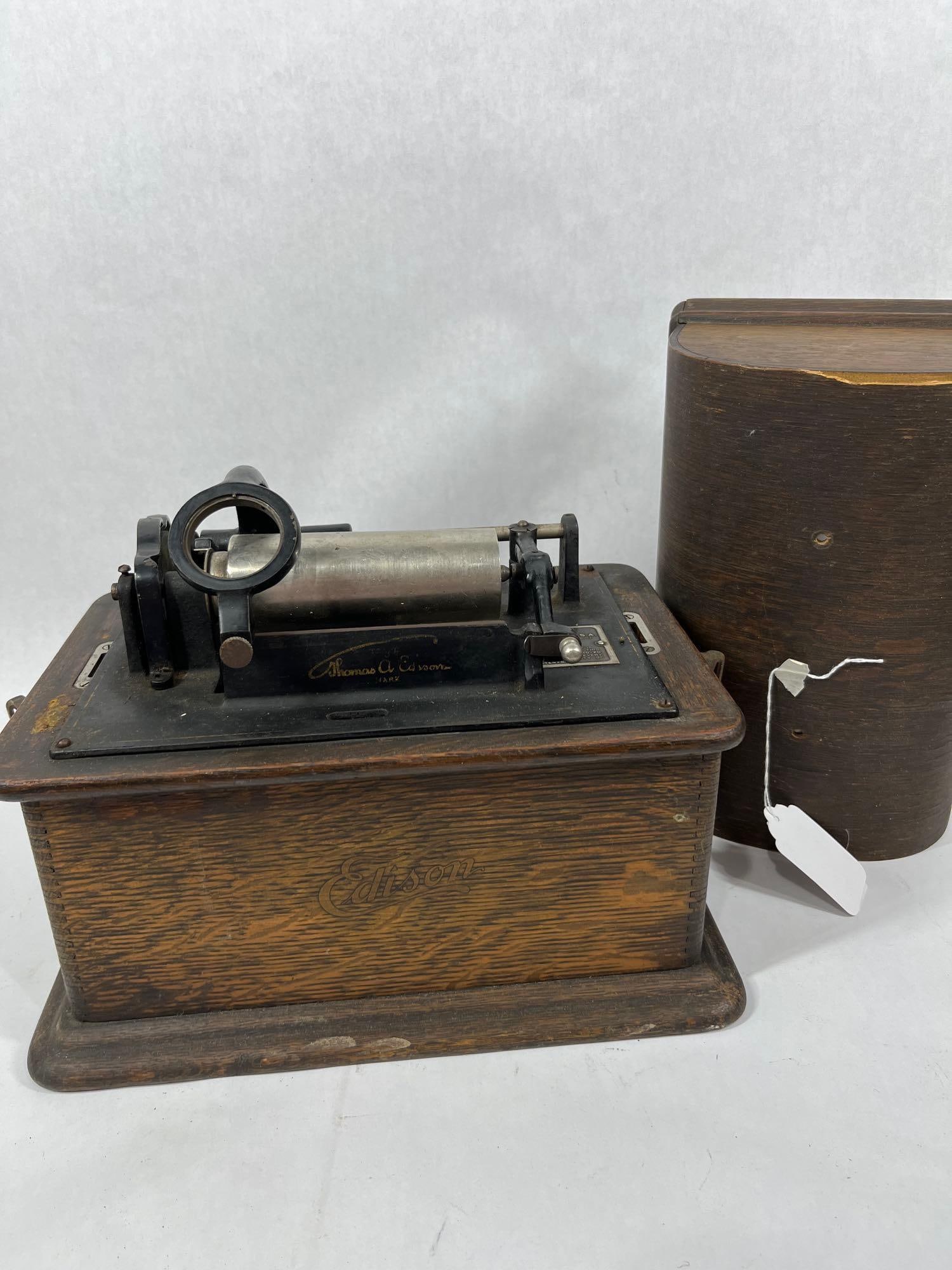 Thomas Edison Portable Standard Phonograph (1 of 6)
