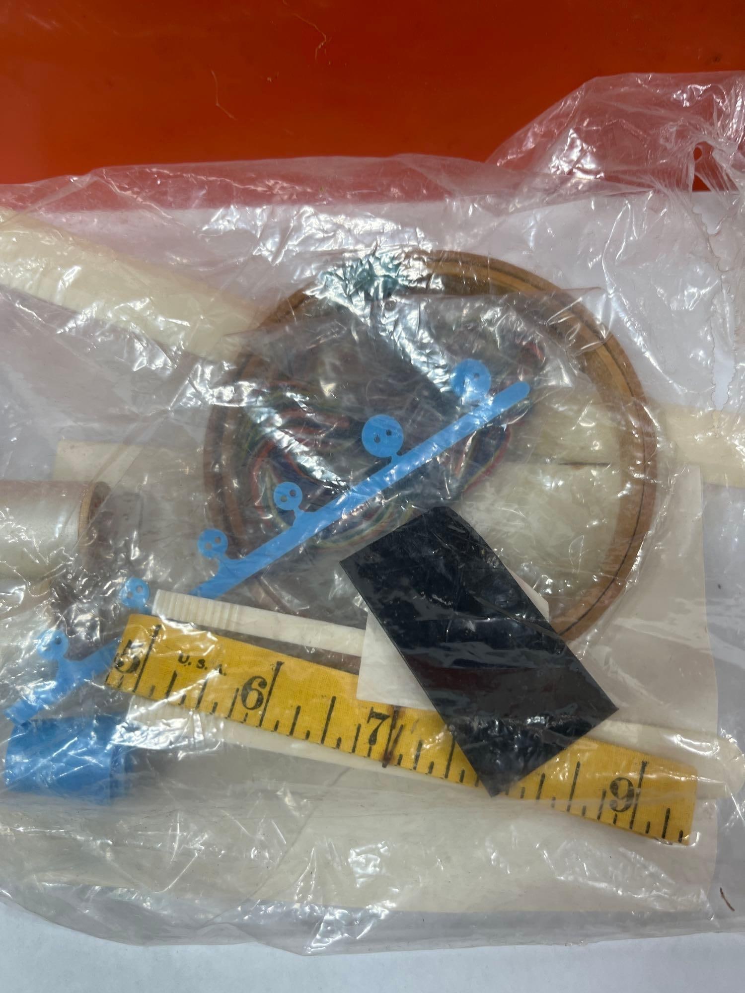 Singer Sewhandy Machine in Original Box - 4