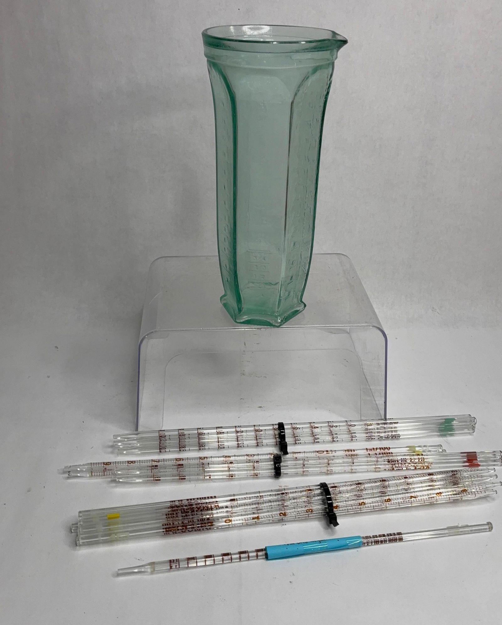 Glass Pipettes & Dosaton Italian Hexagon Measure (1 of 7)