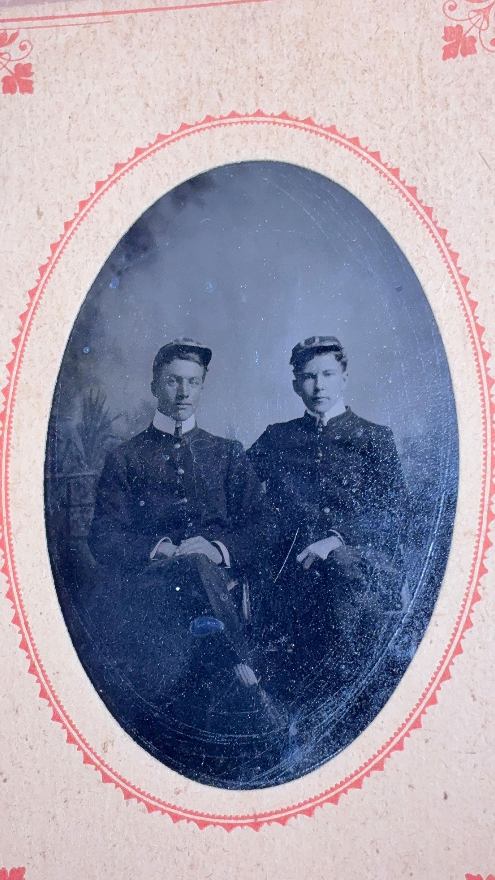 Civil War Soldier in Uniform Tin Type Photo: 3.5x2.5