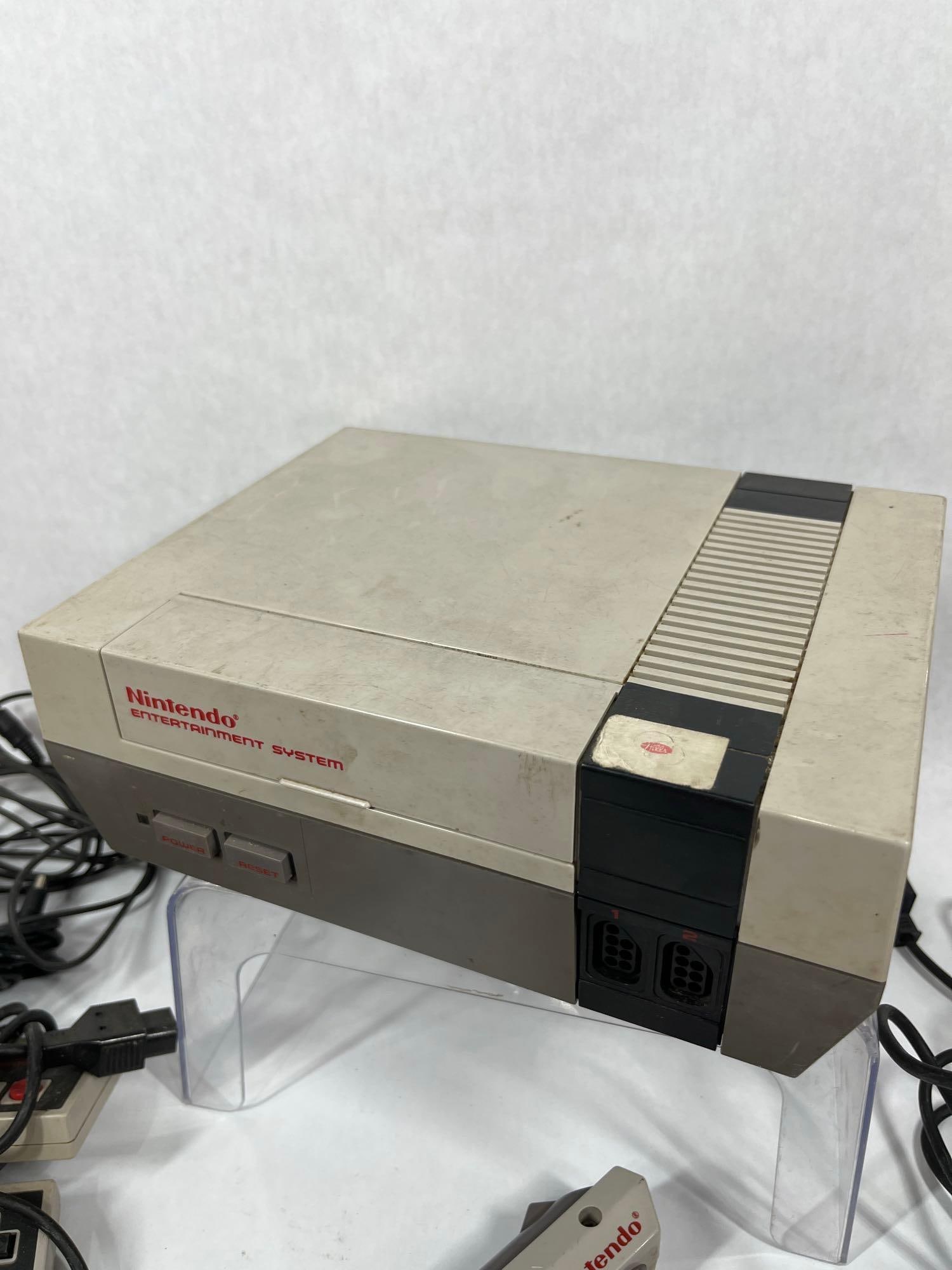 Original NES Nintendo Game Console System w/ Gun, Controllers and Mario/Duck Hunt Game - 2