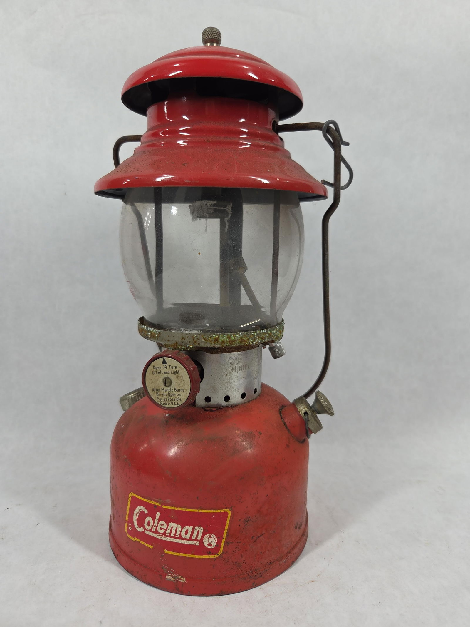 Sunshine of the Night Coleman Model 200 Lantern w/ Original Pyrex Globe (1 of 6)