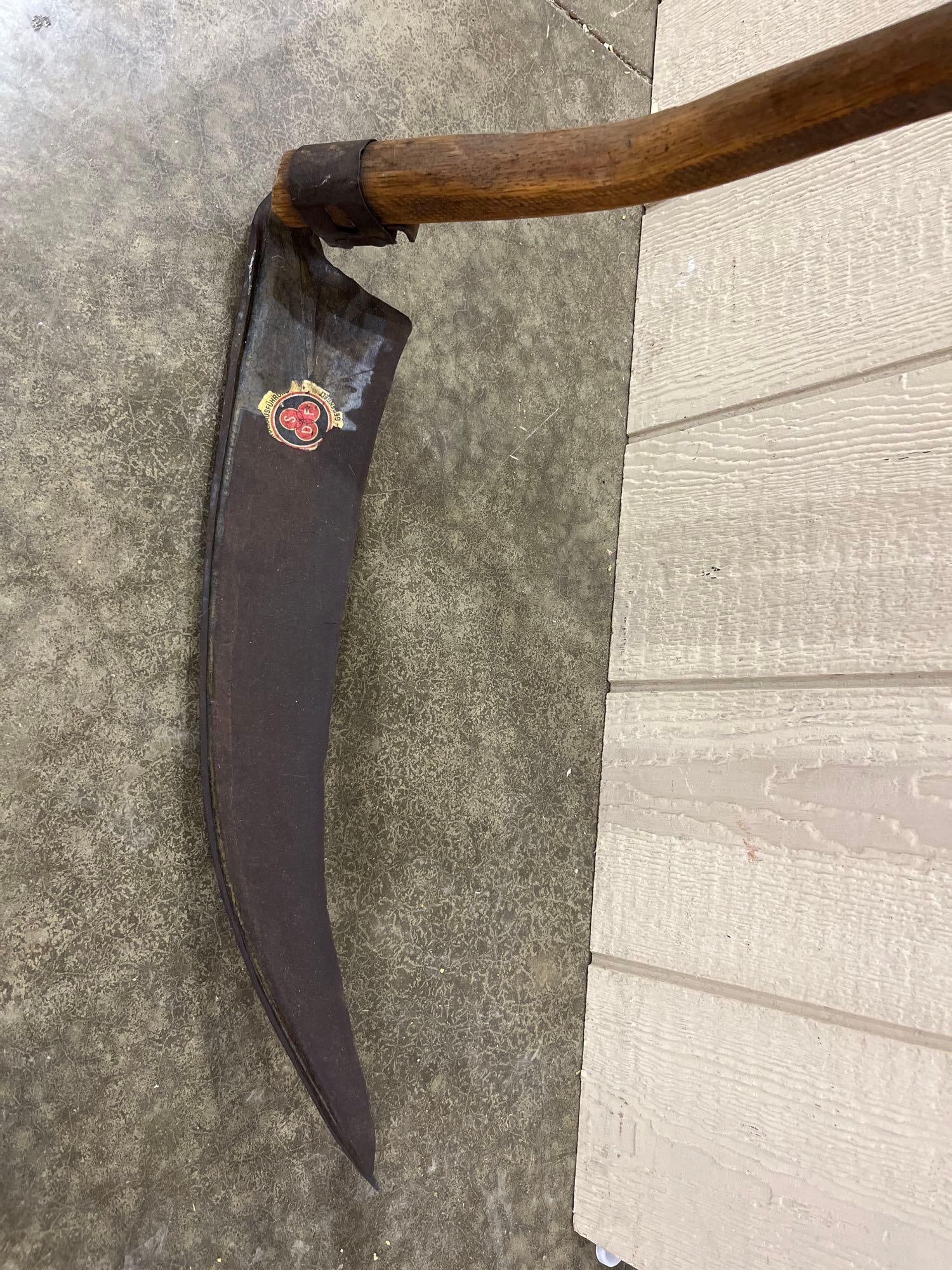 SDF Primitive Hand Scythe: great early condition with blade measuring 18 in,