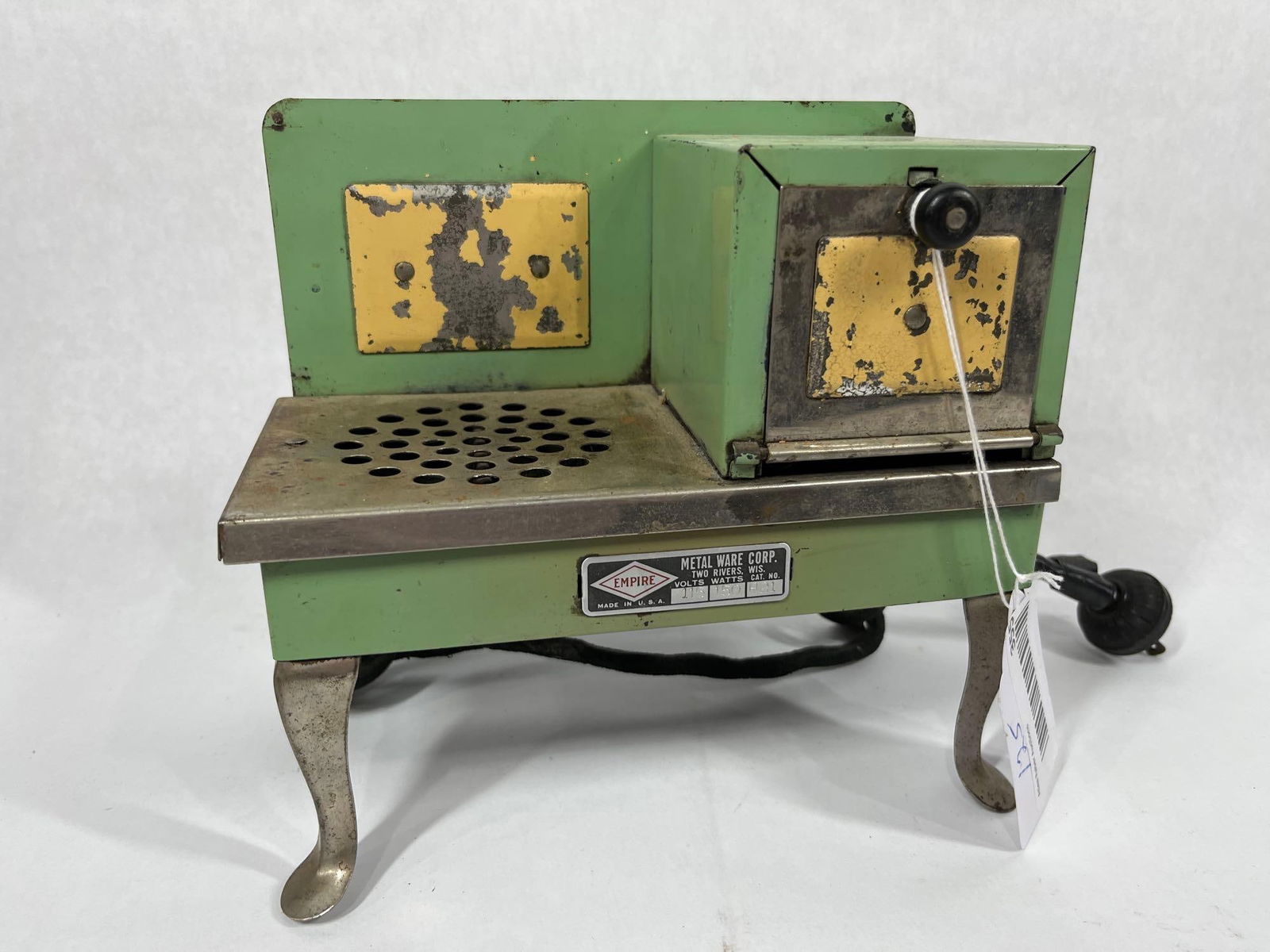 Mid Century Empire Metal Ware Corp. Electrified Toy Stove (1 of 7)
