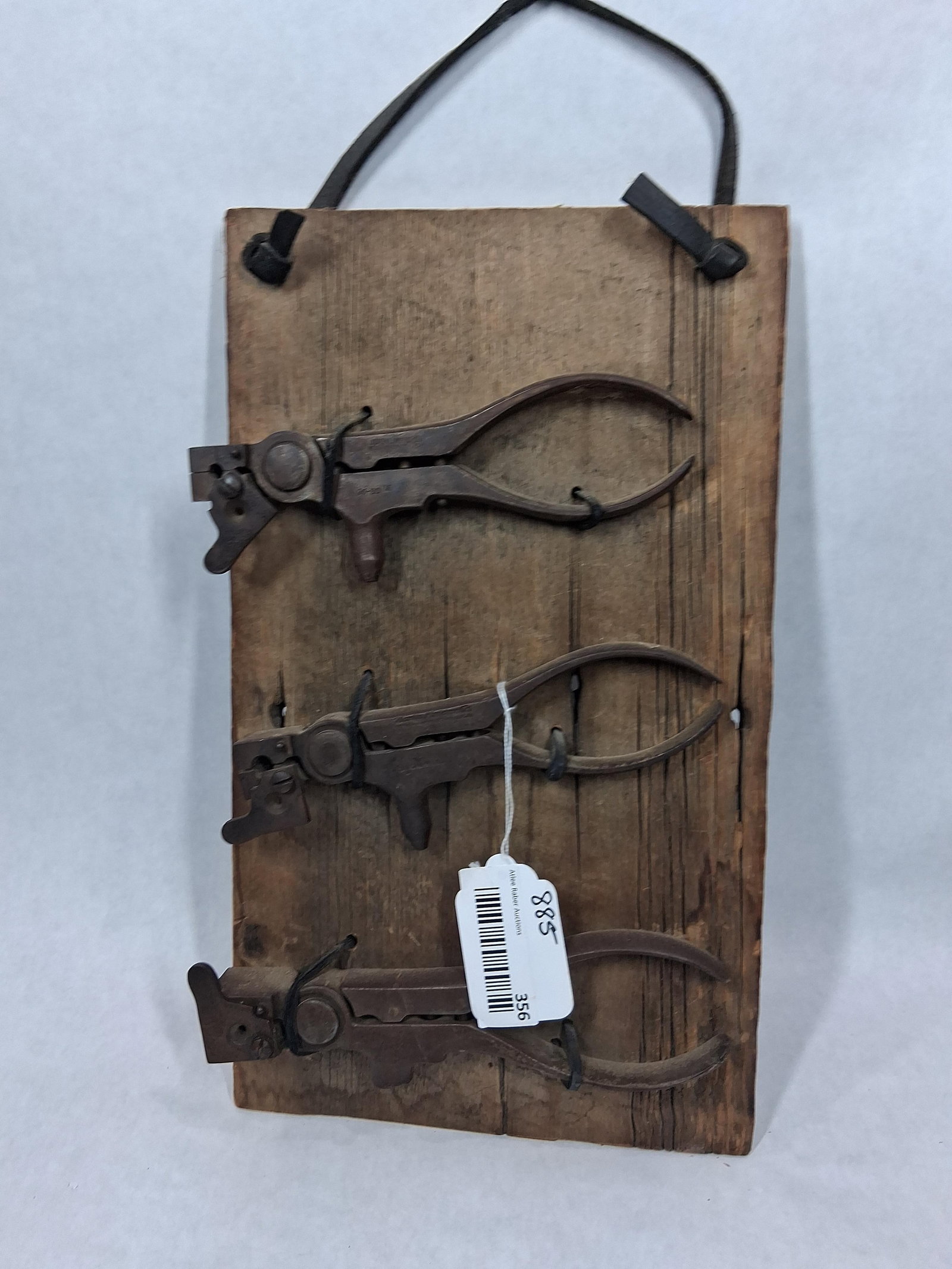 Ideal Reloading Tools w/ Bullet Molds on Display Mount Inc. 3 Various Sizes (1 of 8)