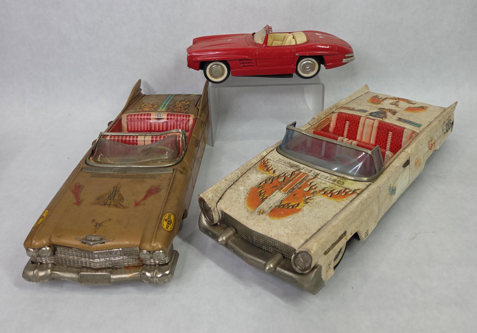 Scale Model Car Lot Inc. Hong Kong as Well as Japan Tin Litho Interior Cadillacs (1 of 19)