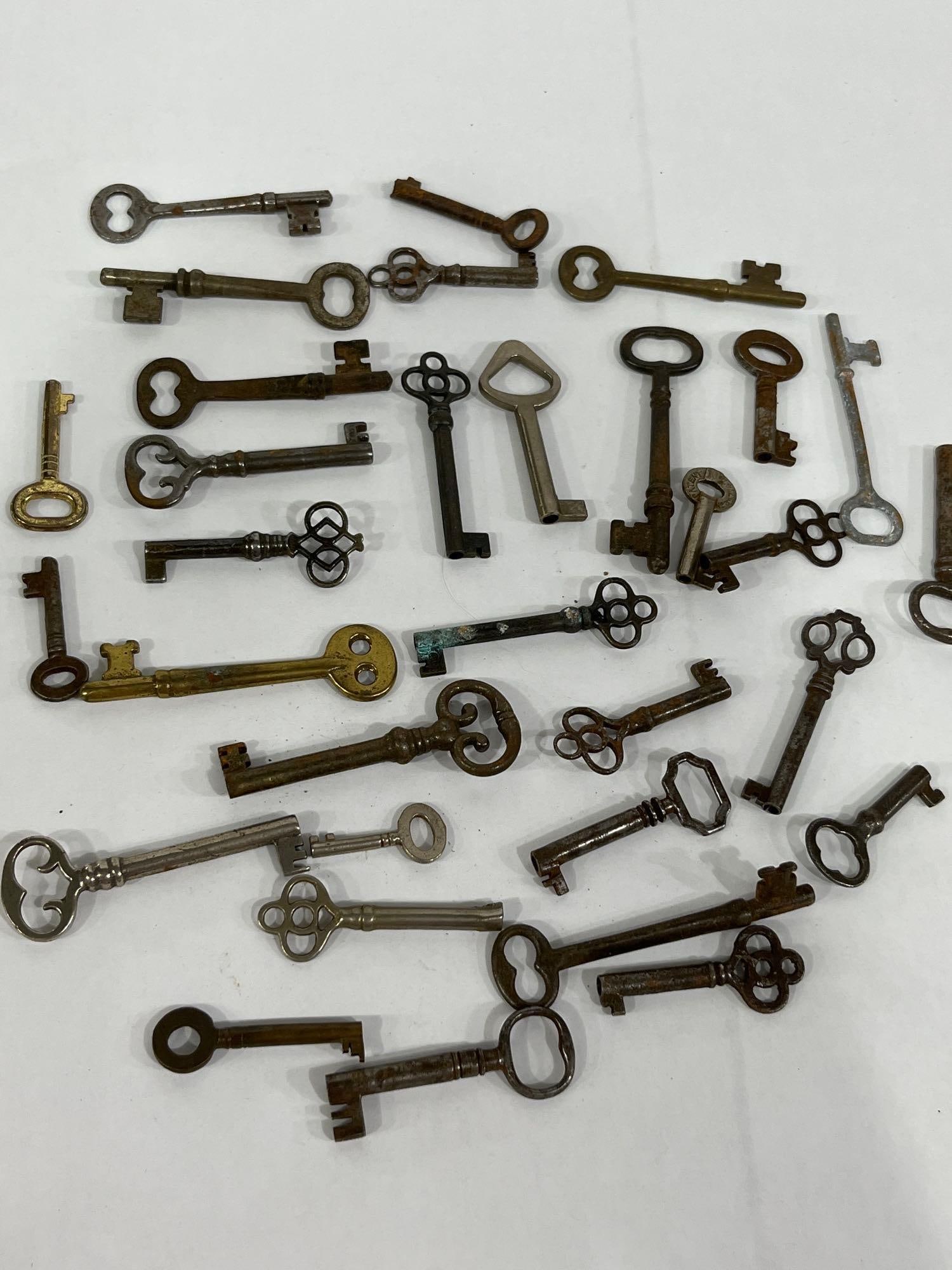 Loaded Lot of Early Skeleton Keys (1 of 5)