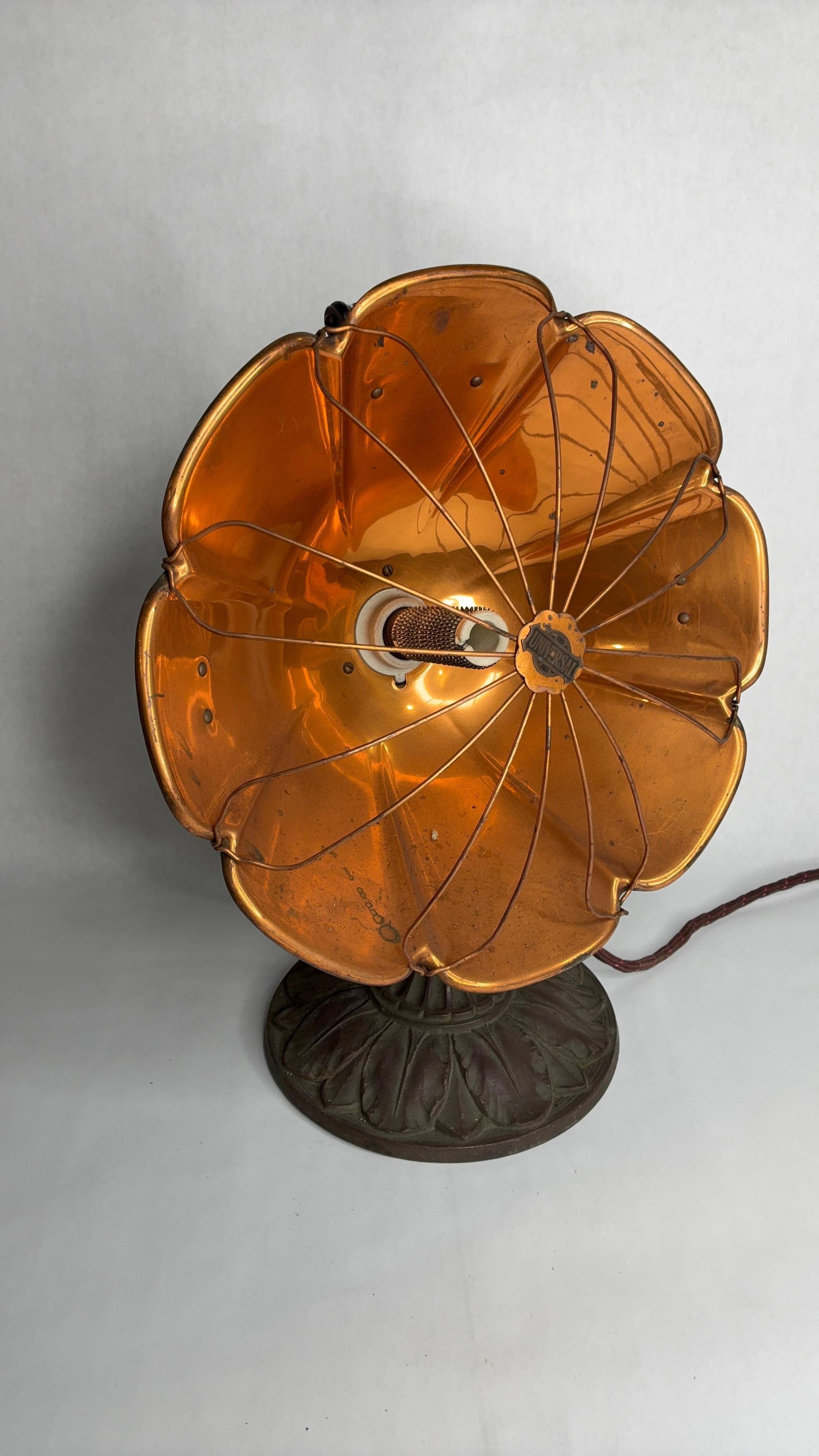 Universal Landers Frary & Clark Electric Copper Sunflower Model Radiant Heater w/ Cast Iron Base (1 of 9)