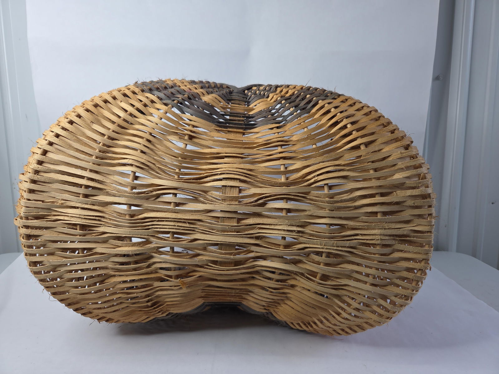 Large Amish signed hand made buttock basket - 5