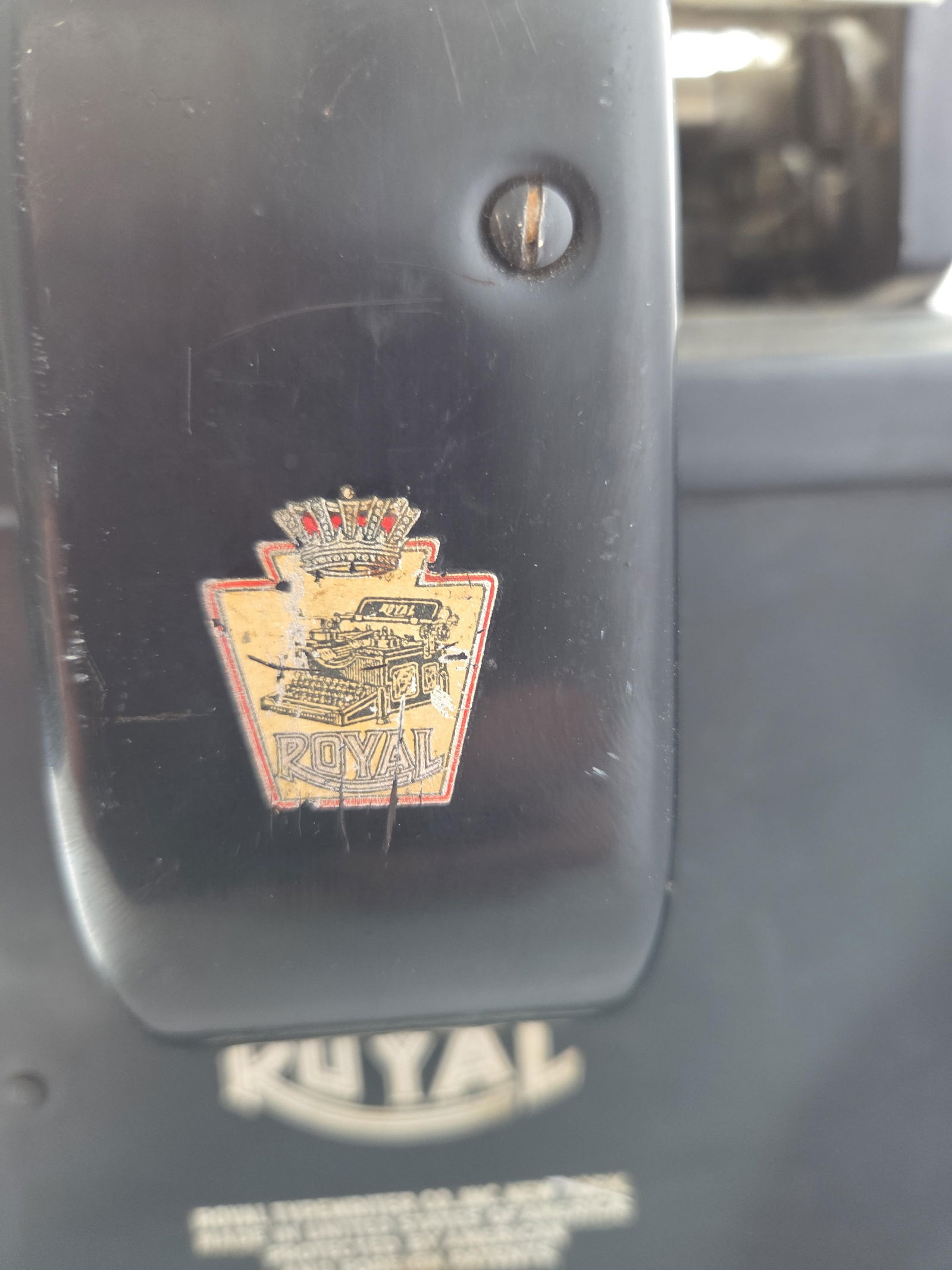 Royal manual typewriter - 8
