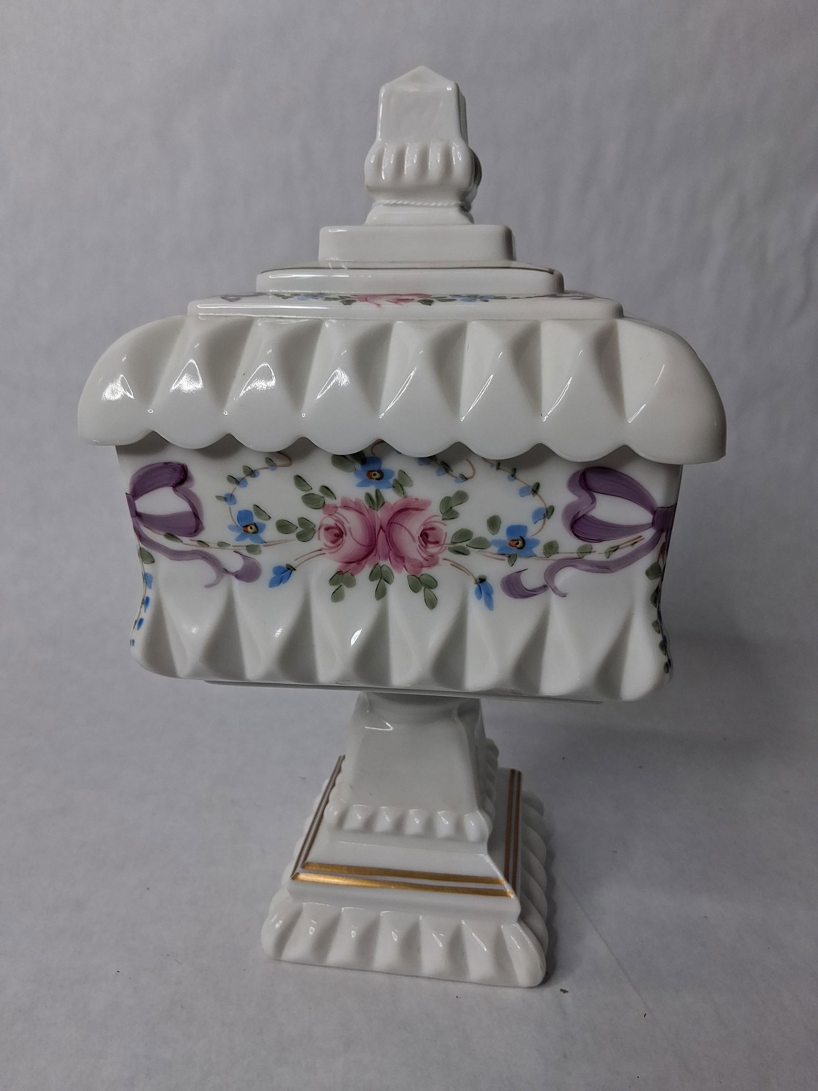 Westmoreland milk glass hand painted pink roses , and bows covered compote: Hand painted and dated 1977 no chips or cracks 5x5x10