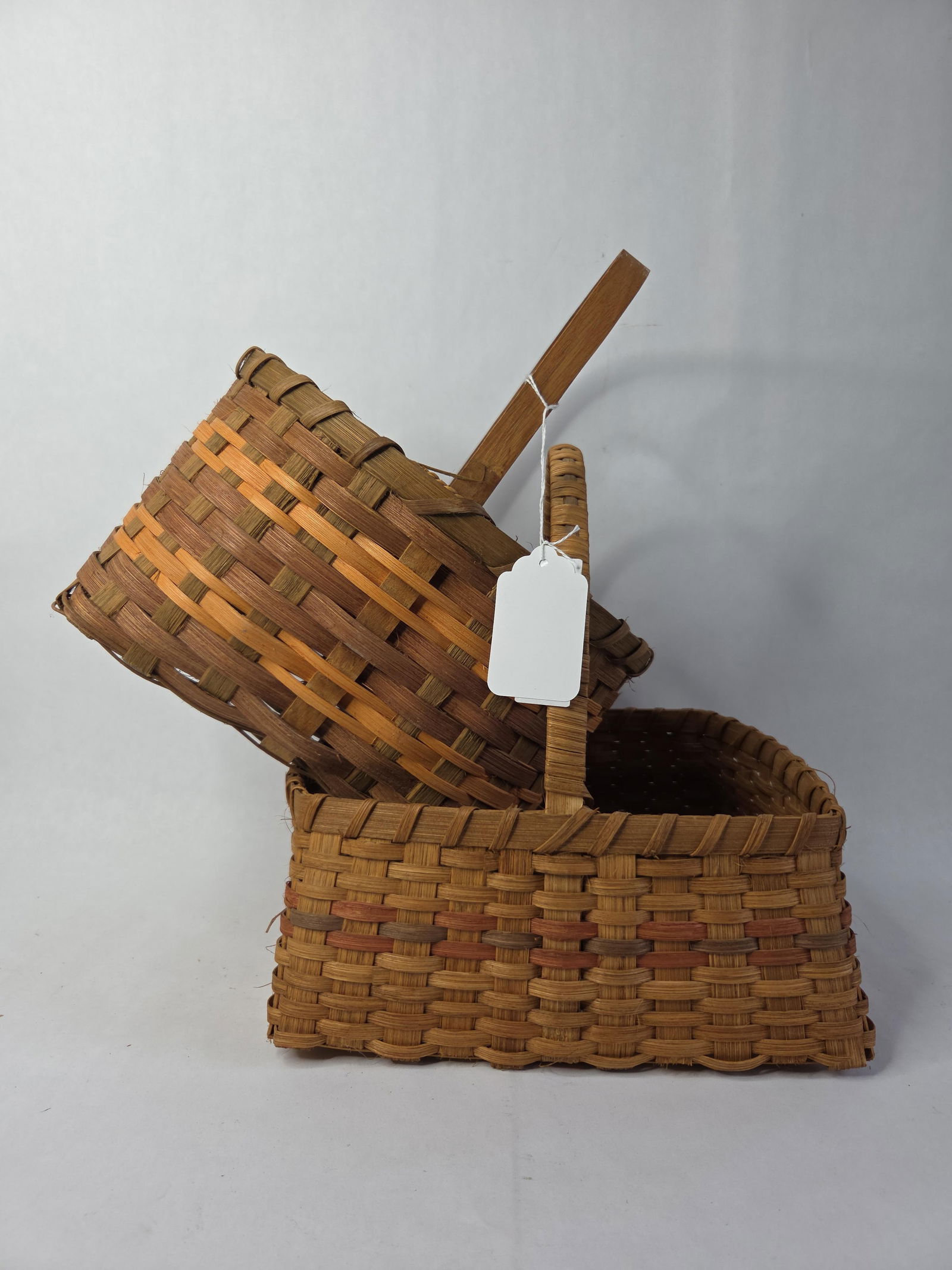 2 Amish hand woven gathering baskets (1 of 9)