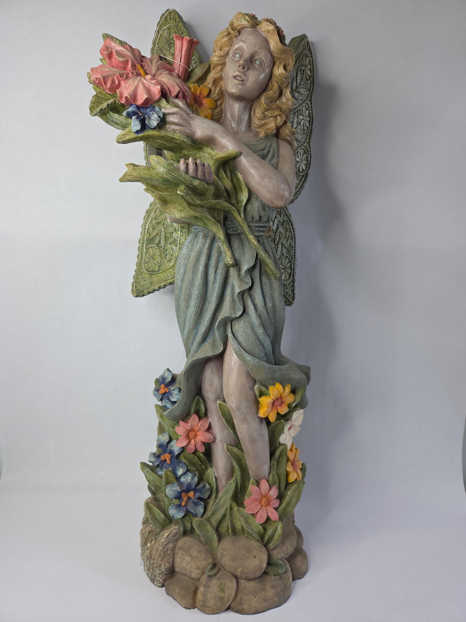 Fairy garden statue (1 of 5)