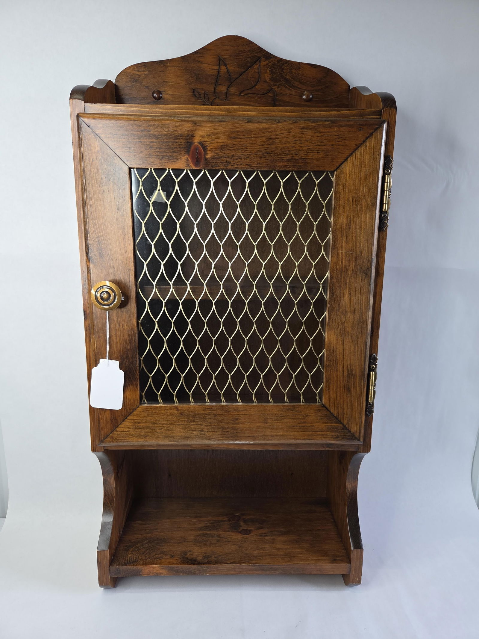 Mid center modern pine spice cabinet w/dove motif: Very nice and clean spice cabinet with mesh behind glass on door. 16x8x32
