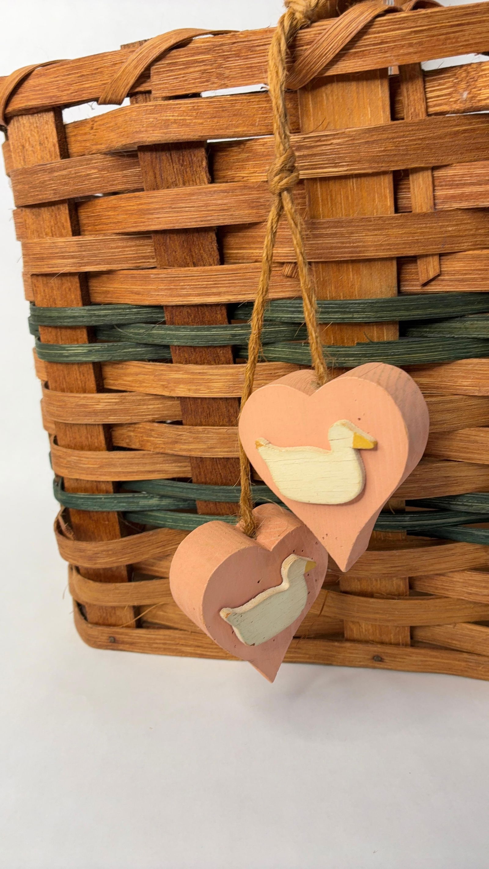 Hand woven Amish made rectangular heart basket - 2