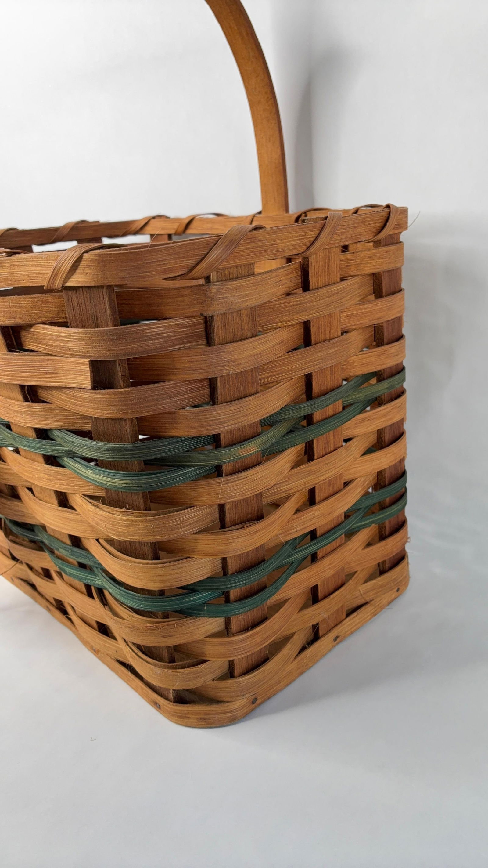 Hand woven Amish made rectangular heart basket - 3