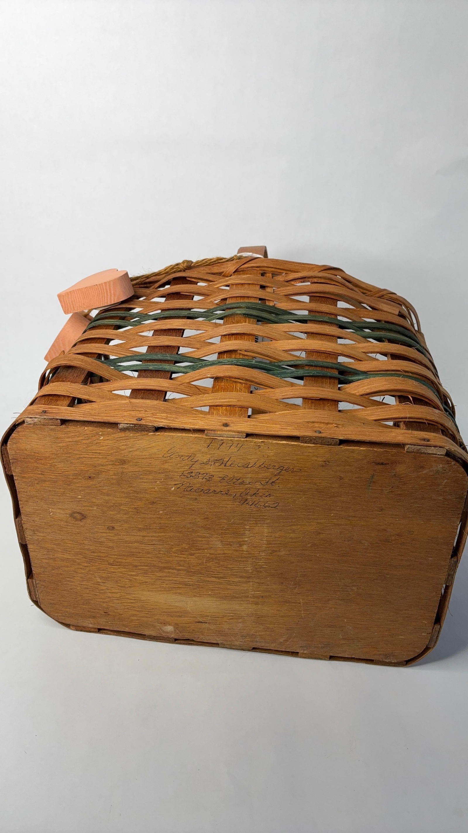 Hand woven Amish made rectangular heart basket - 9