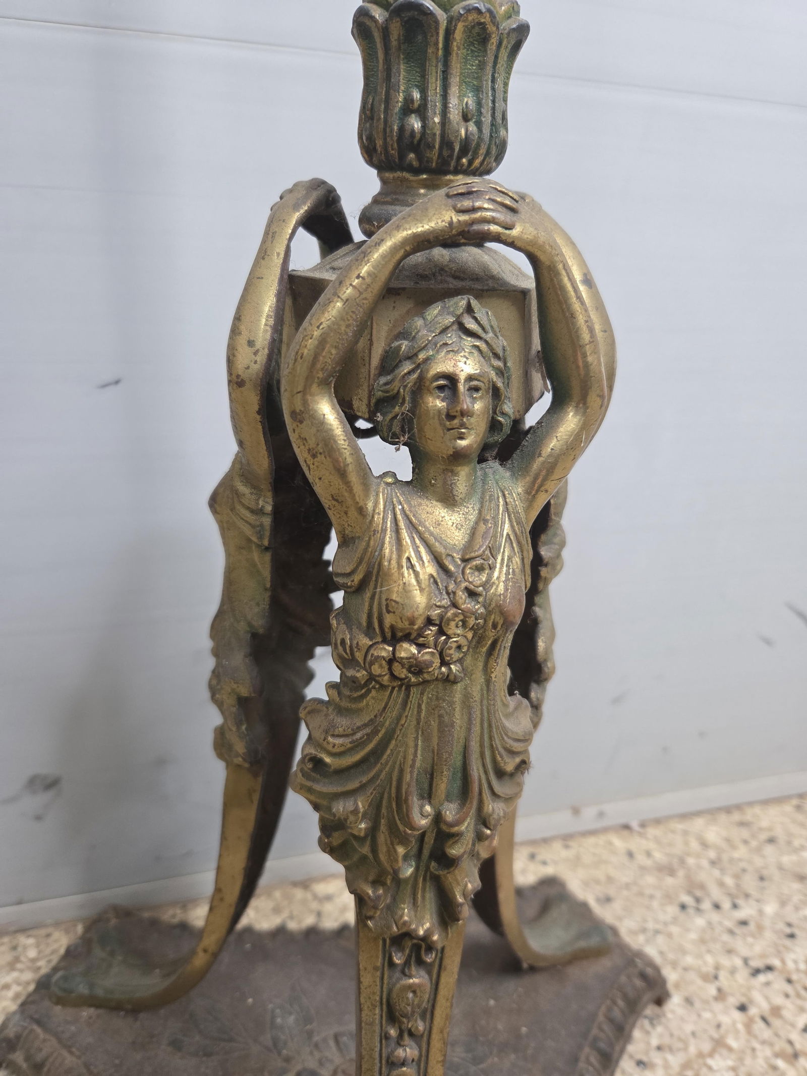 Victorian cast iron maiden based floor lamp (1 of 6)