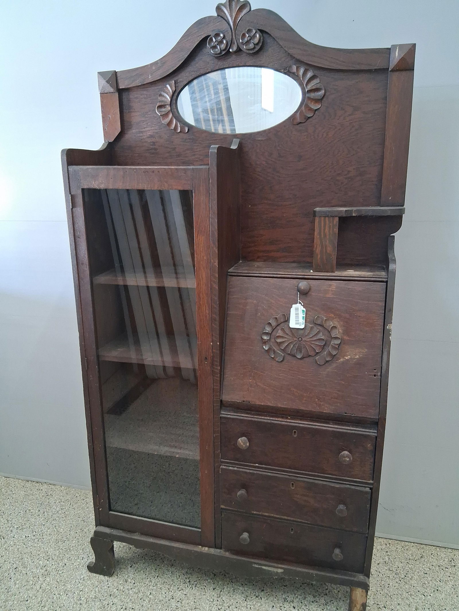 1900th Victorian oak secretary desk: With alligator finish