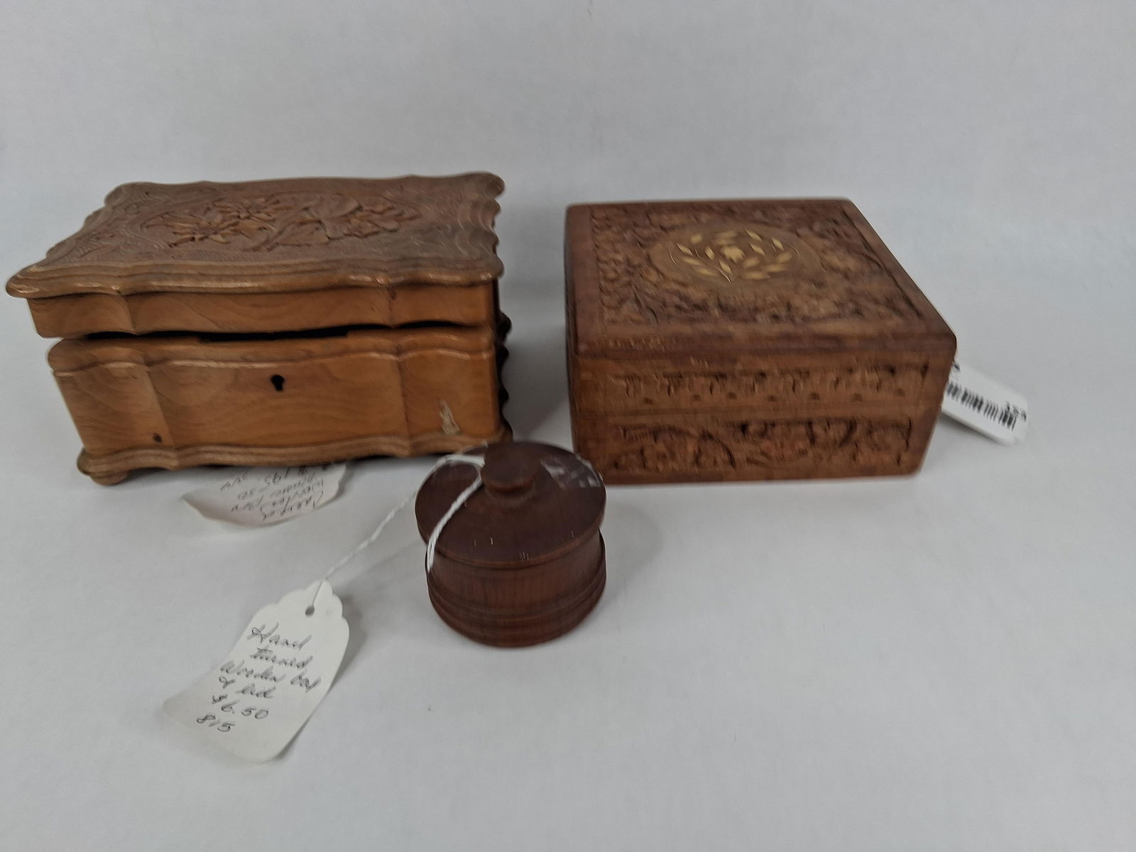 Hand turned and engraved wooden trinket boxes (1 of 16)