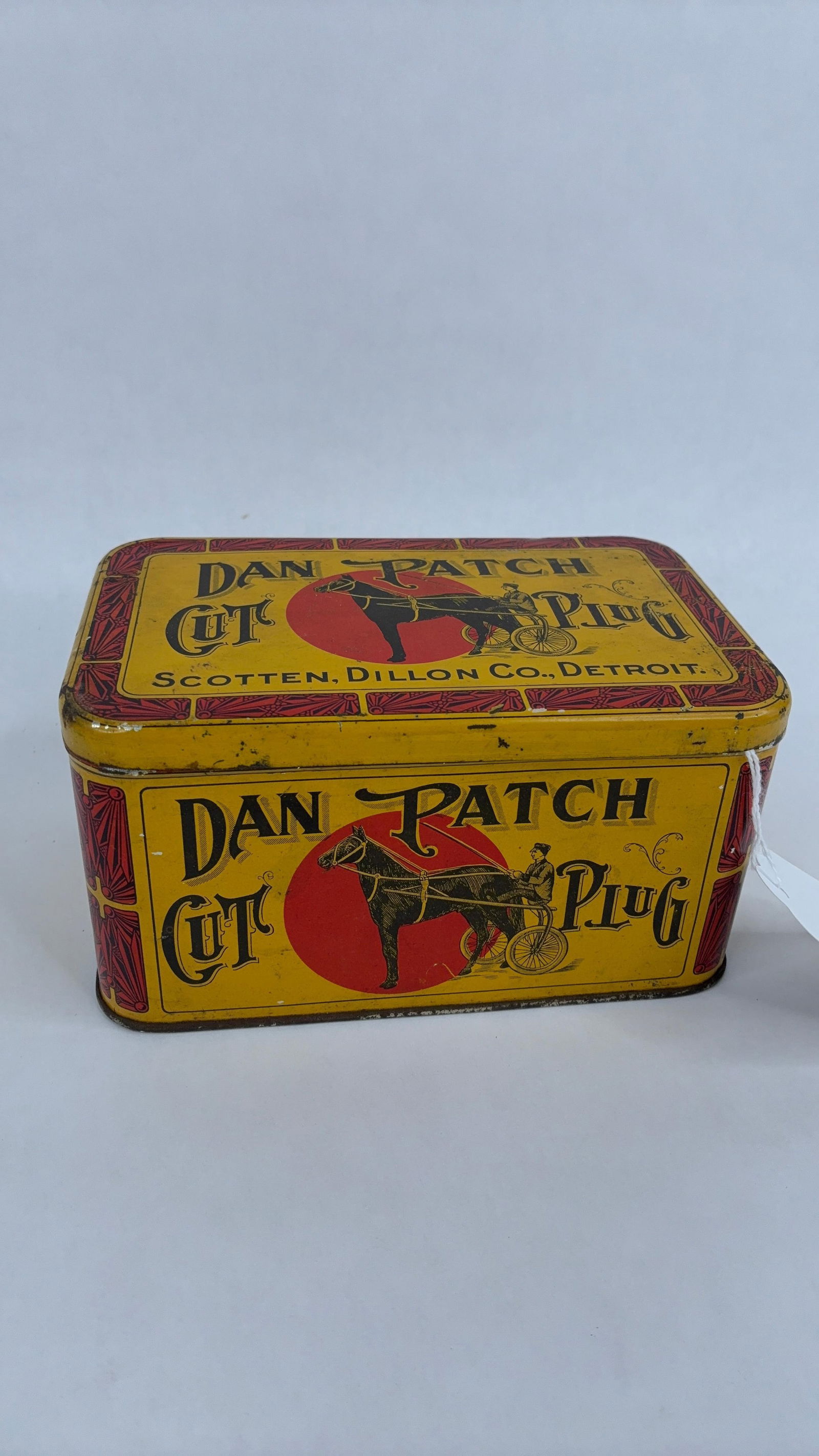 Dan Patch Cut Plug Tobacco tin: tin is in good condition and display well