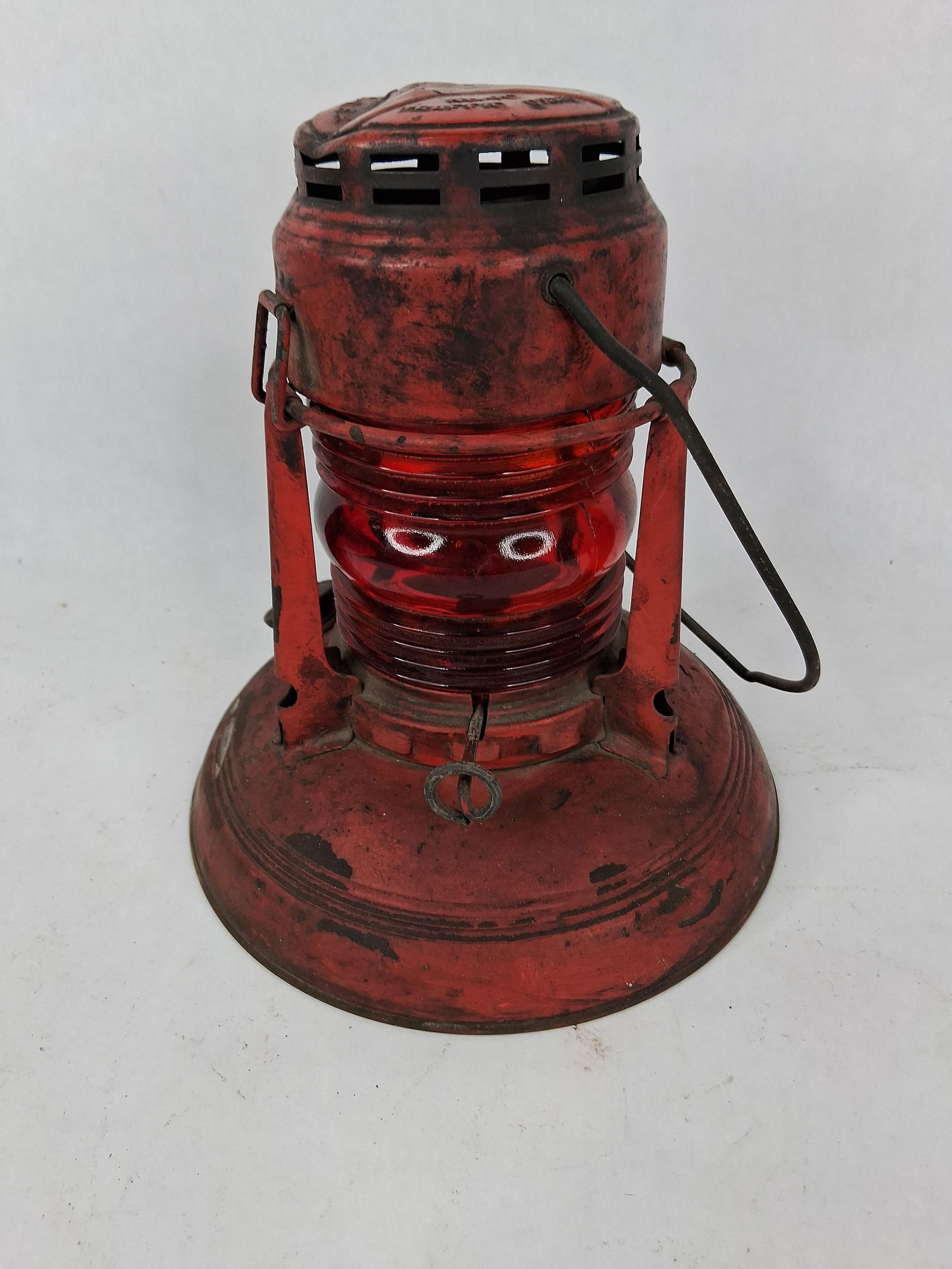 Red Deitz no 40 Traffic Gard kerosene lantern (1 of 7)