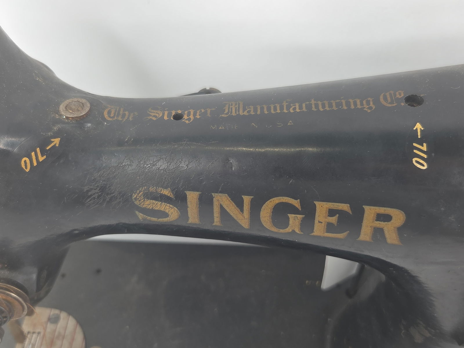 Singer model 95-80 industrial sewing machine - 7