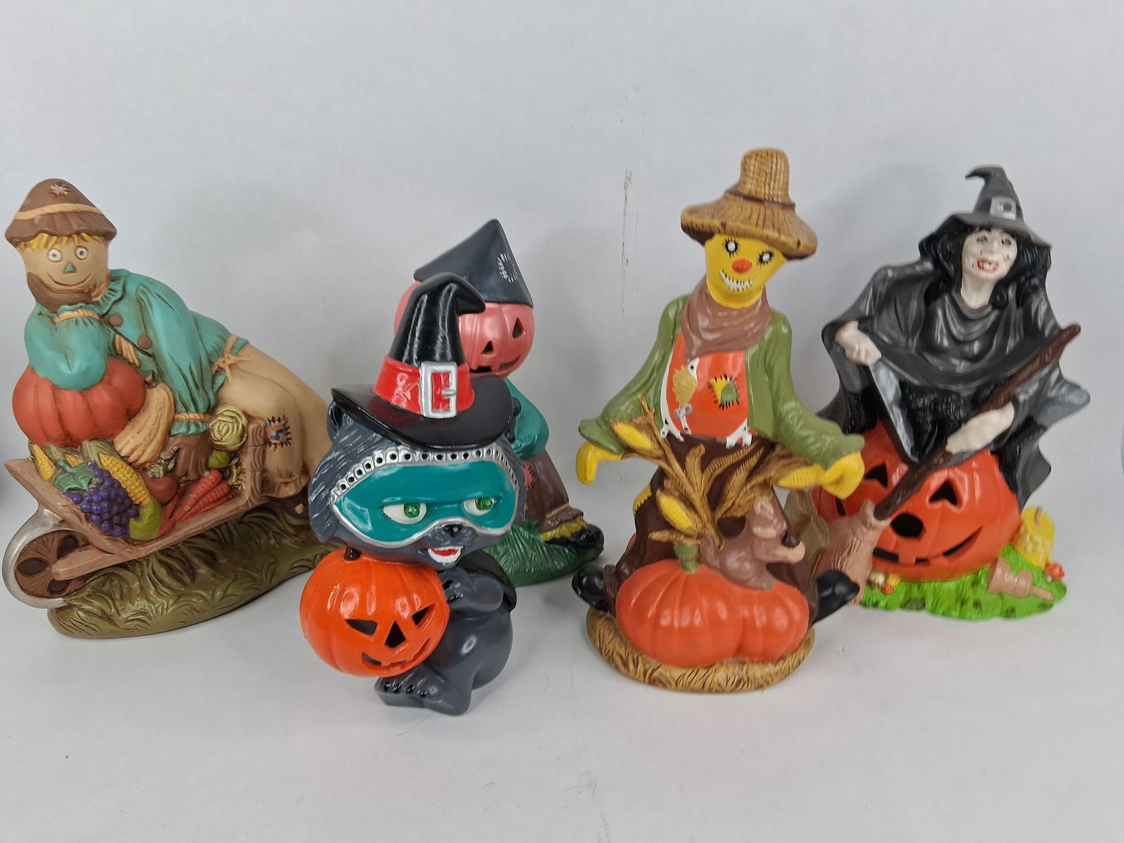 1970th Hand painted ceramic Halloween figurine: most are signed