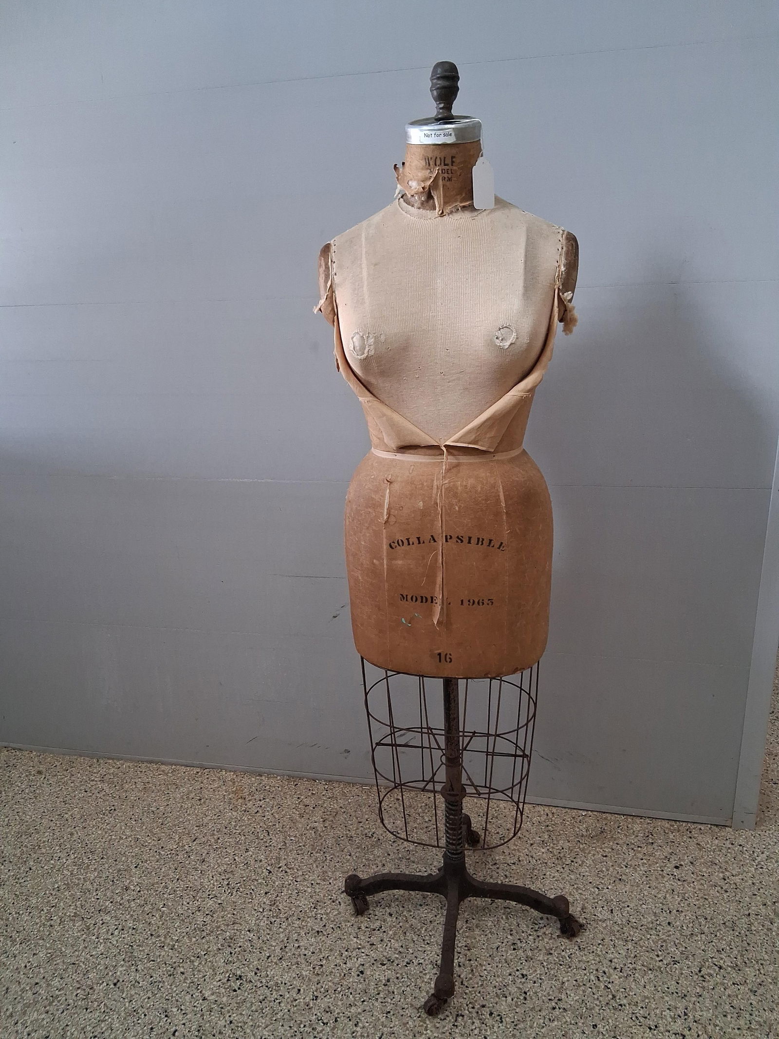 VTG Wolf collapsible dress form mannequin Model 1965 size 16 (1 of 8)