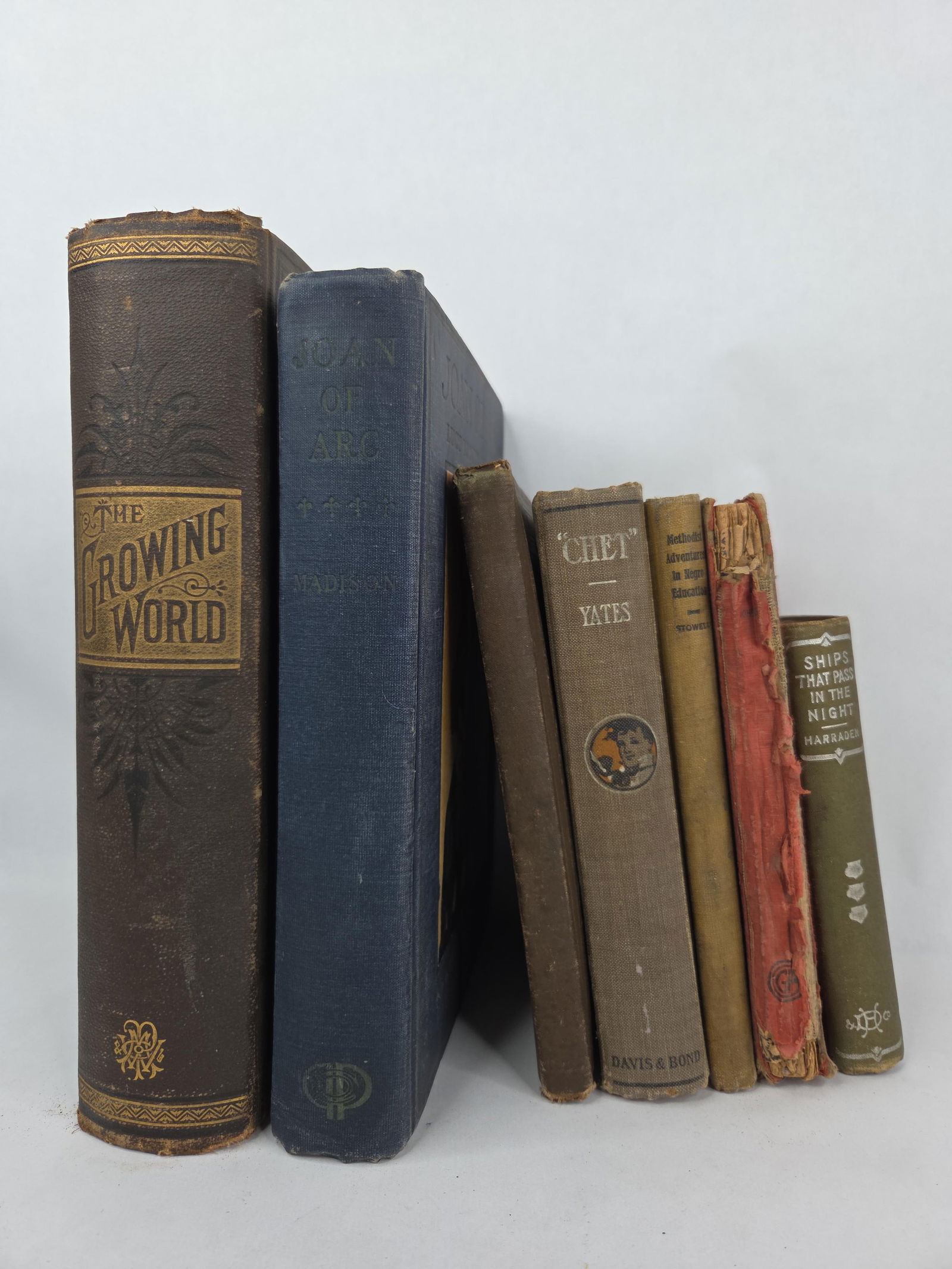 Early Readers lot: 7 books Joan of Arc ,Ships that pass in the night ,The growing world and others