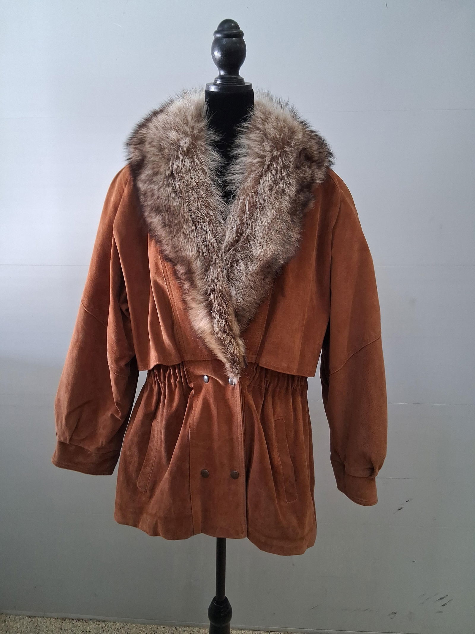 J.G. Hook Fur collared brown leather coat: size large in like new condition