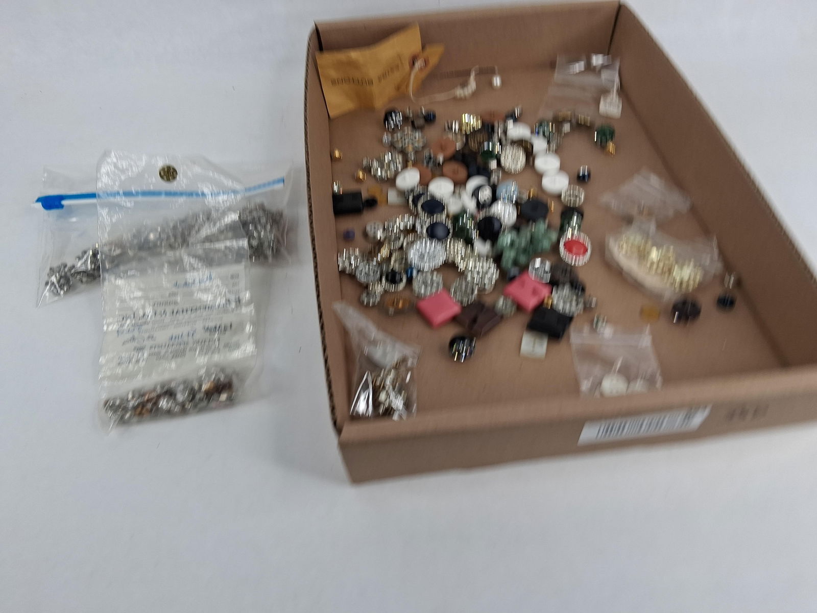 Great assortment of Vintage buttons: see photos