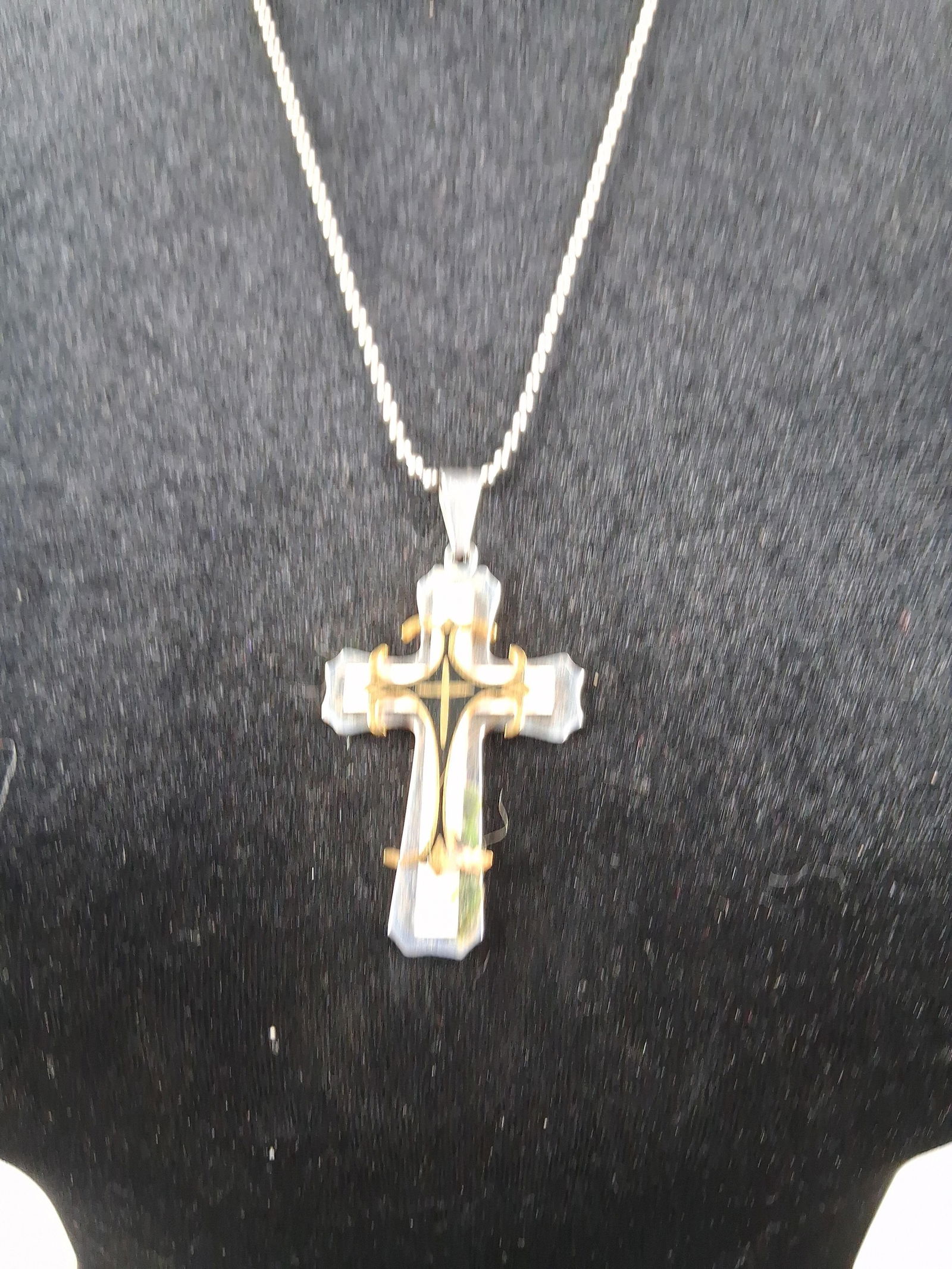 3 Religious Cross necklaces - 8