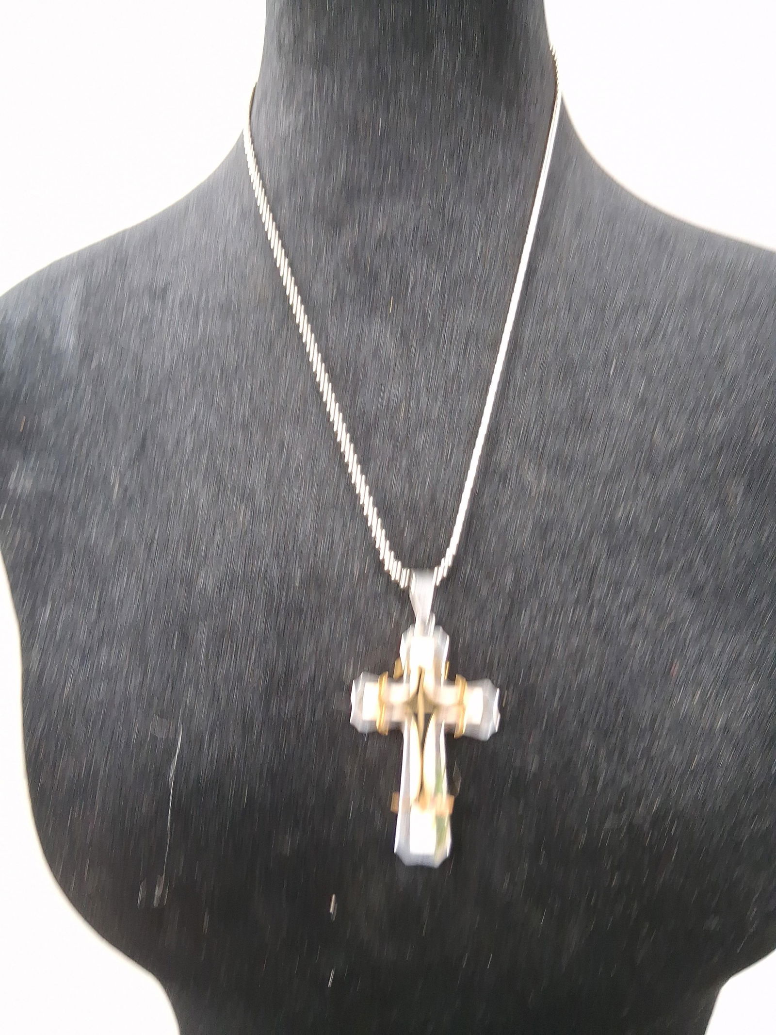 3 Religious Cross necklaces - 9