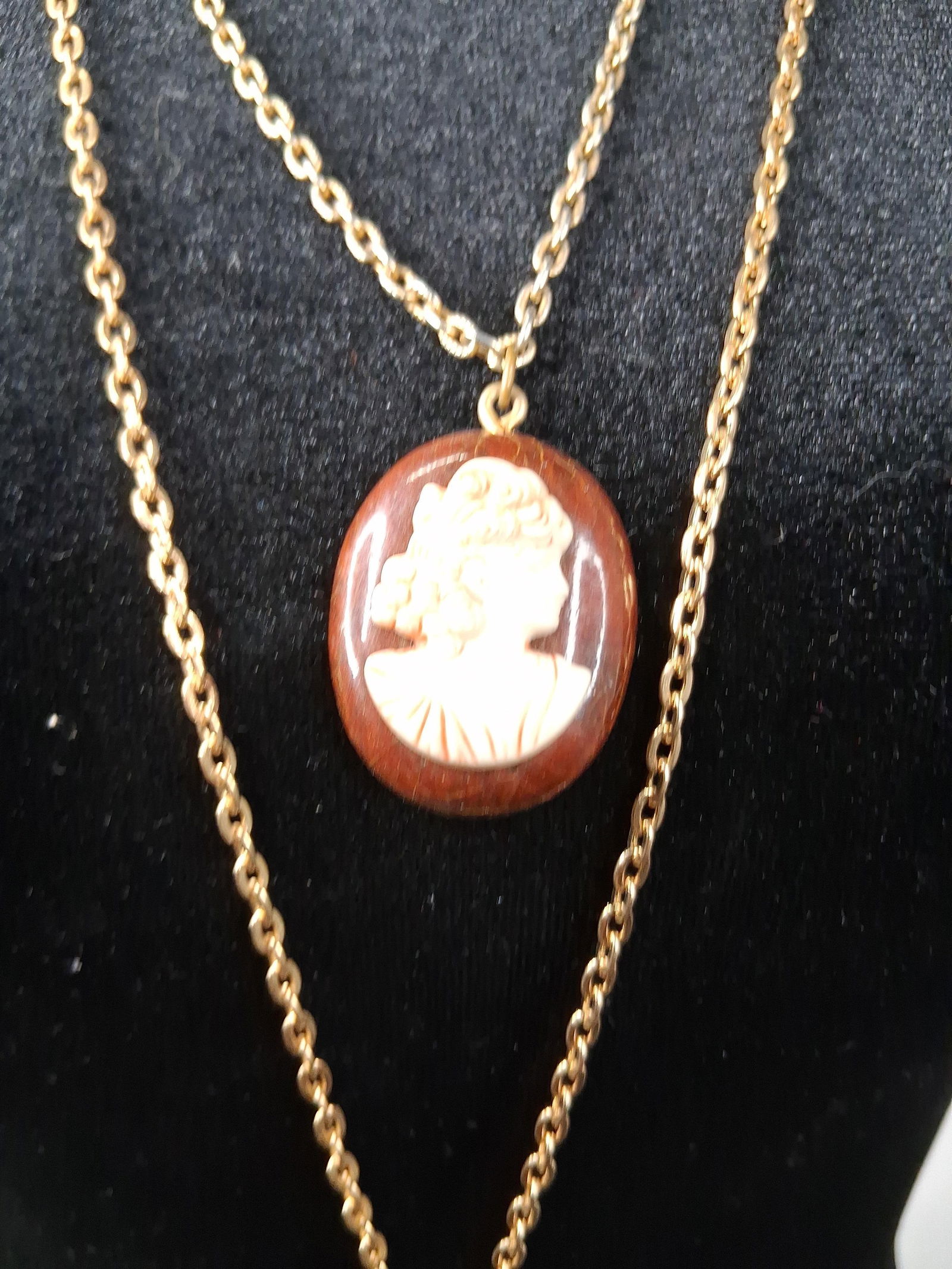 3 beautiful necklaces - 3