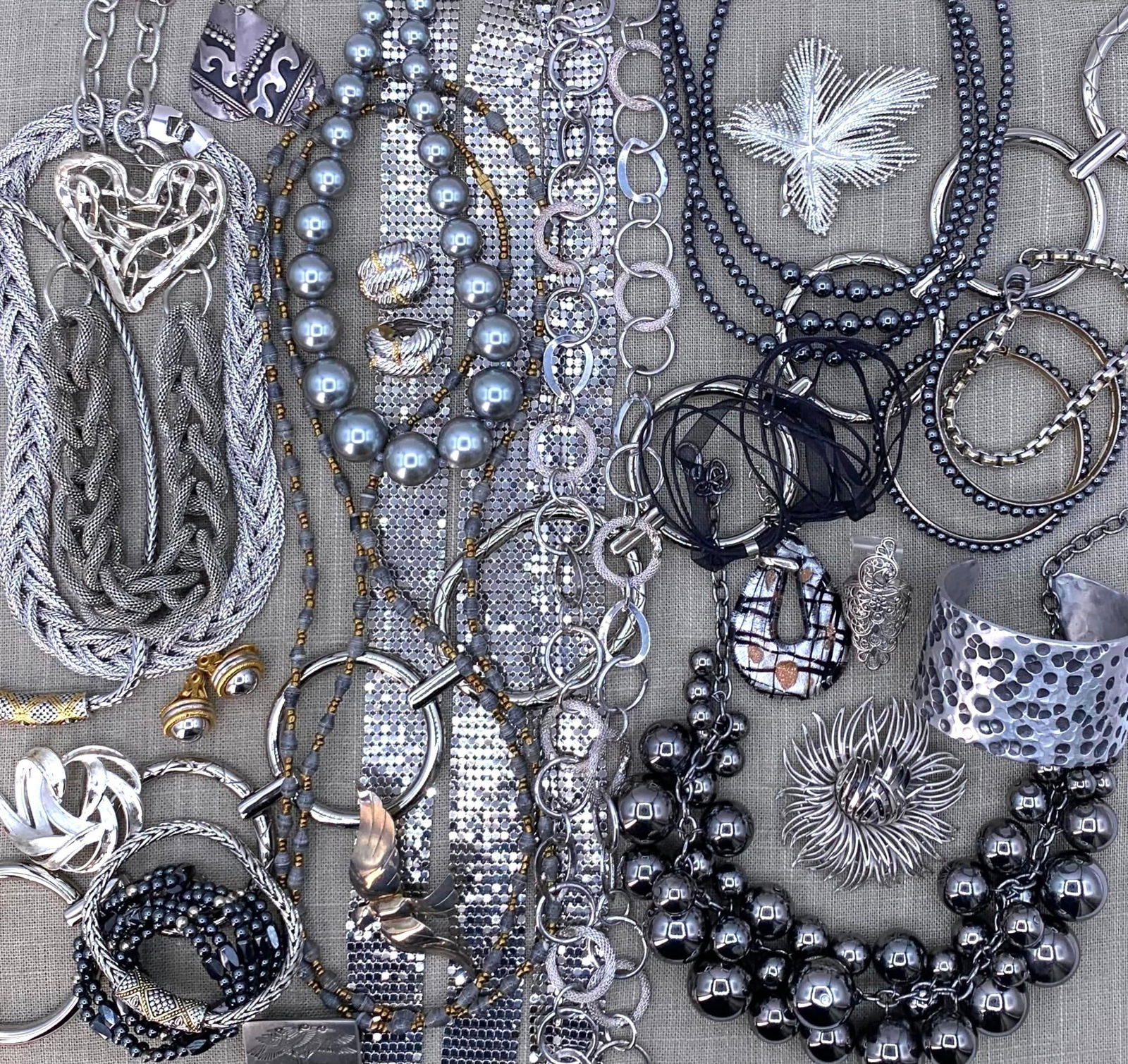 32 pc Vintage Smoke Gray Hematite Silver Costume Jewelry Collection (1 of 20)