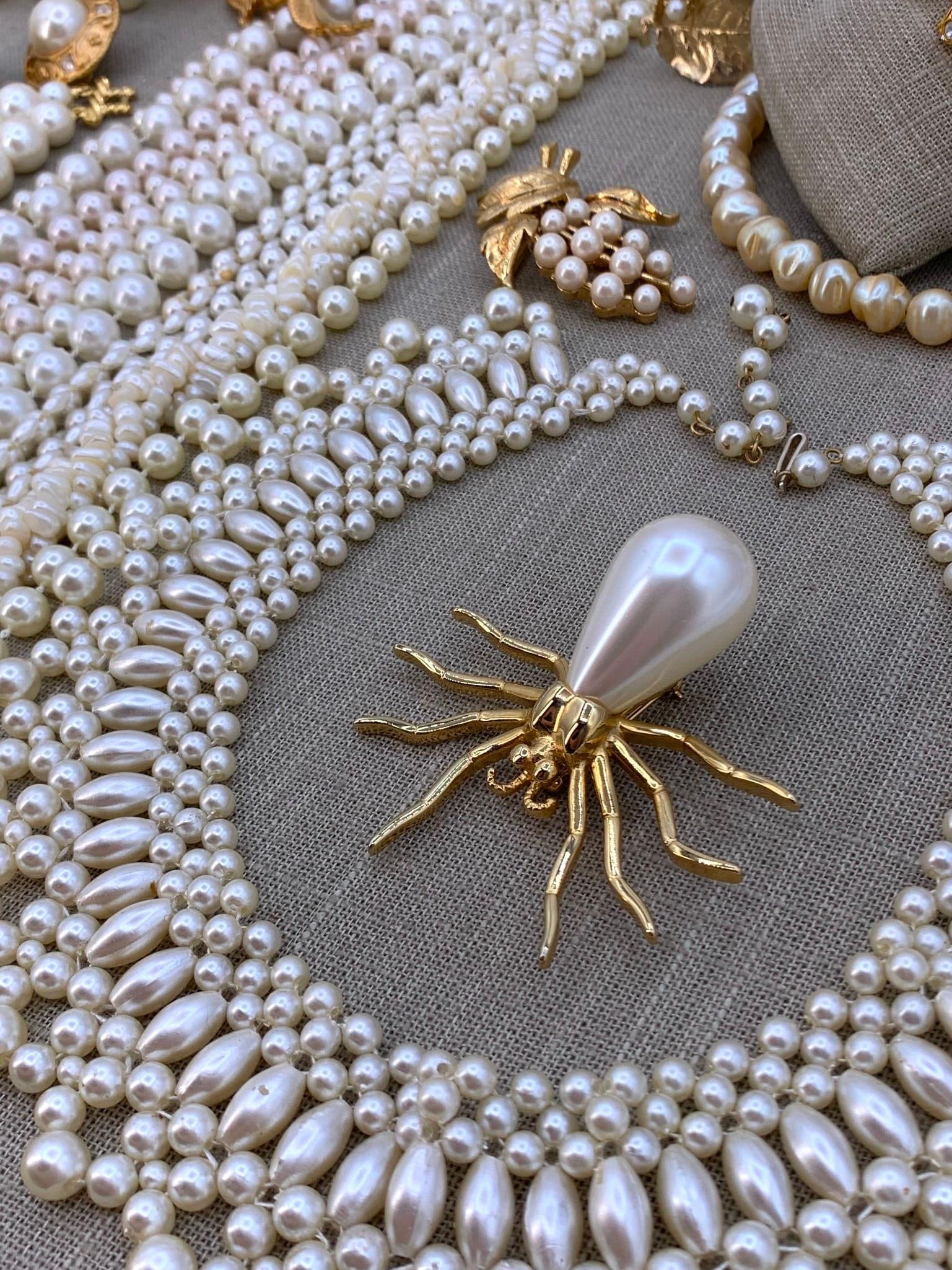 Luxe 30 pc Faux Pearl Marvella, Trifari, Sarah Cov, Monet Vintage Costume Jewelry Collection (1 of 18)